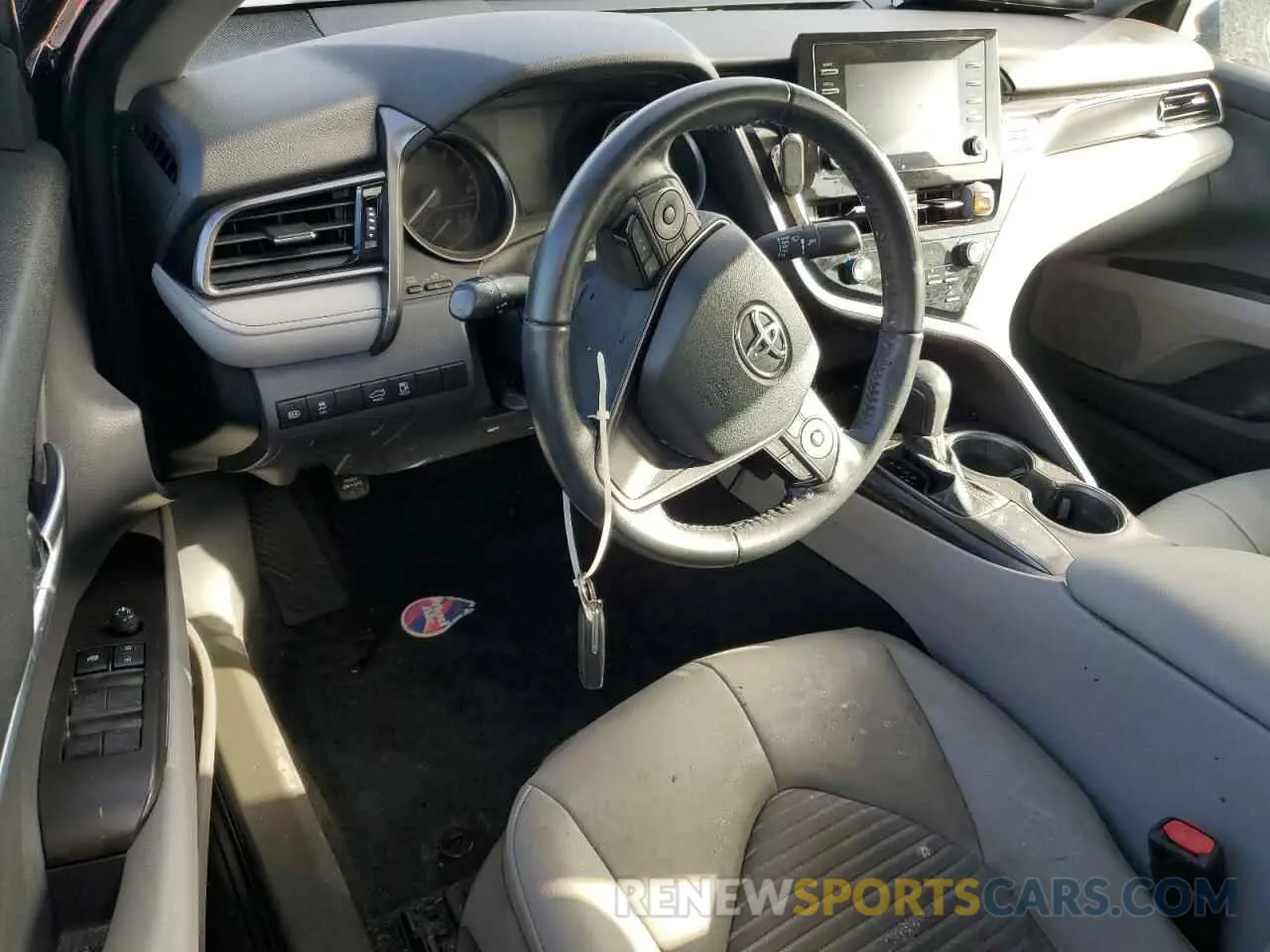 8 Photograph of a damaged car 4T1G11AK9MU453299 TOYOTA CAMRY 2021