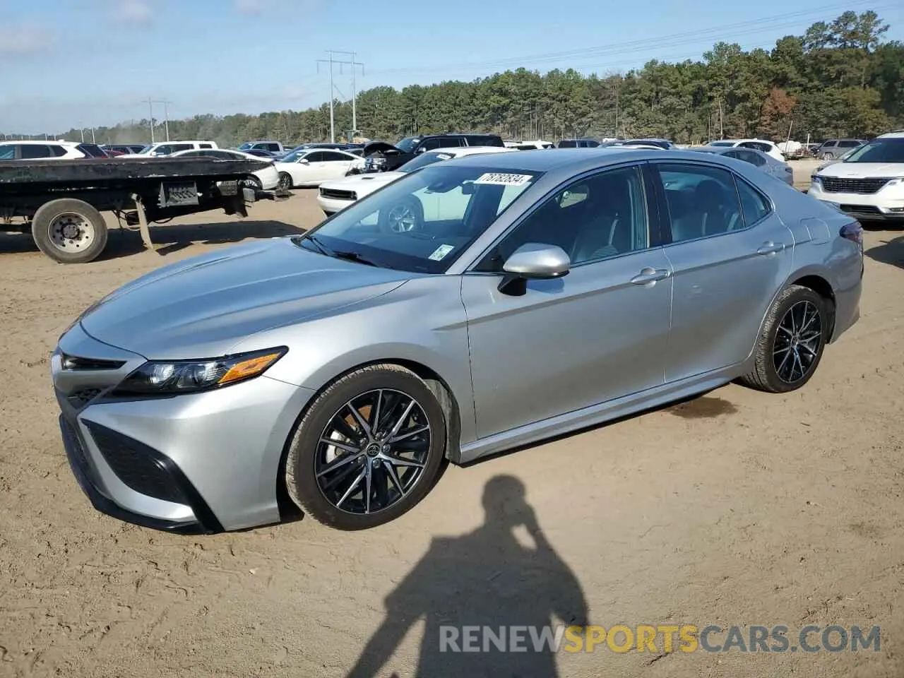 1 Photograph of a damaged car 4T1G11AK9MU469227 TOYOTA CAMRY 2021