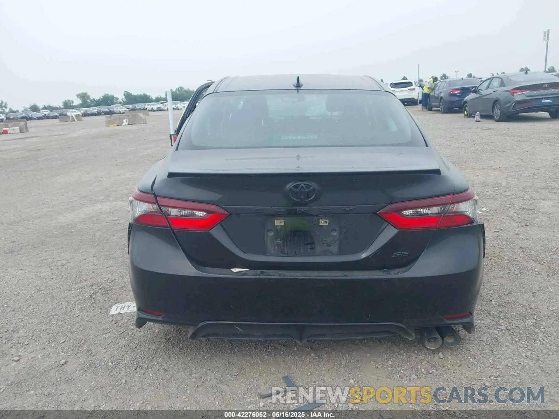 16 Photograph of a damaged car 4T1G11AK9MU473519 TOYOTA CAMRY 2021
