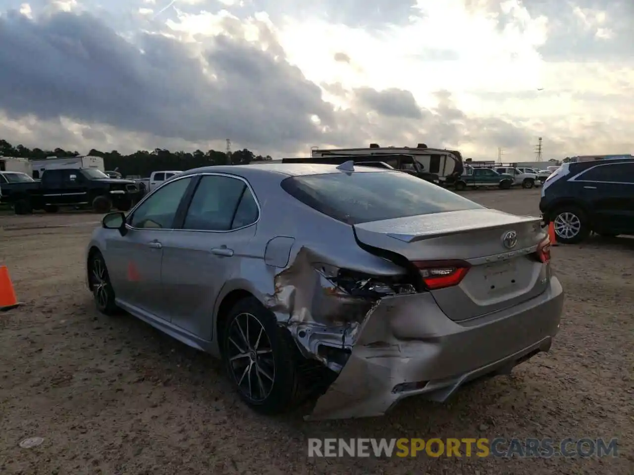 3 Photograph of a damaged car 4T1G11AK9MU474508 TOYOTA CAMRY 2021