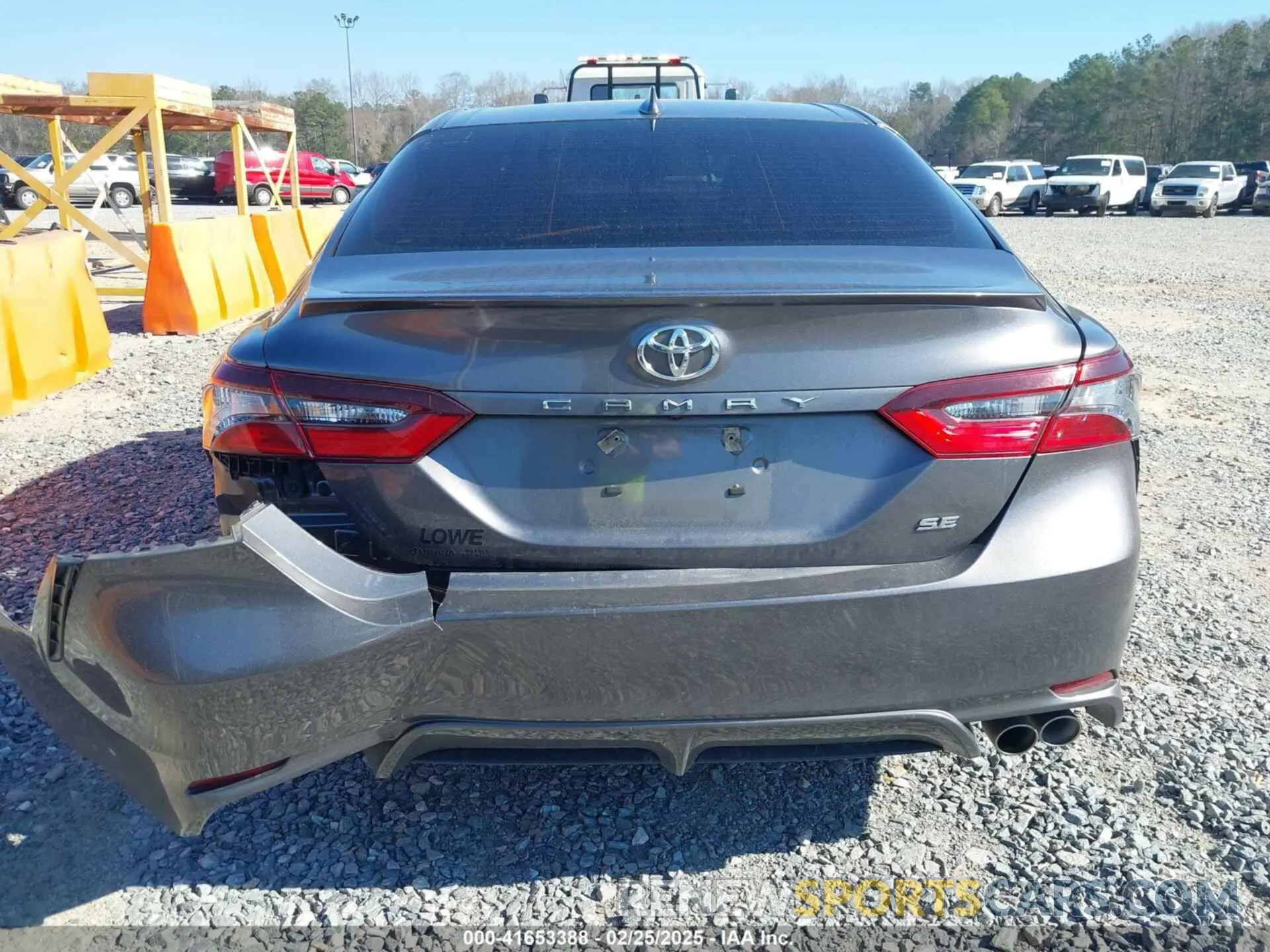 16 Photograph of a damaged car 4T1G11AK9MU493317 TOYOTA CAMRY 2021