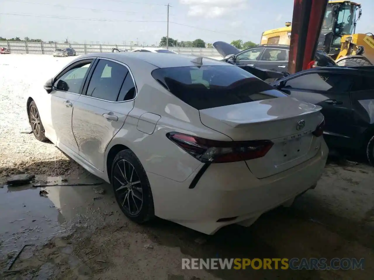 3 Photograph of a damaged car 4T1G11AK9MU515039 TOYOTA CAMRY 2021