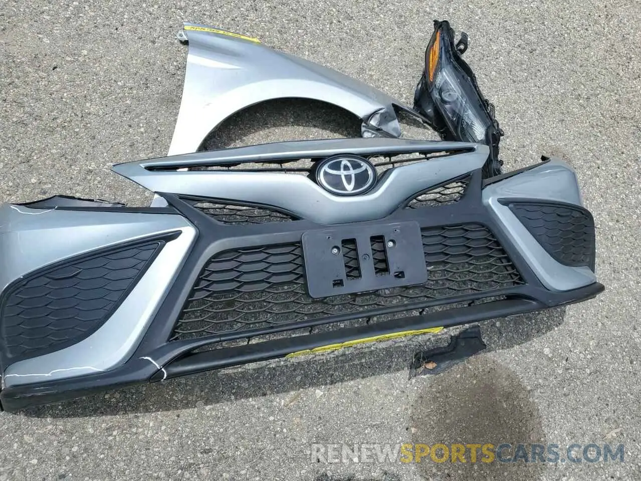 12 Photograph of a damaged car 4T1G11AK9MU515767 TOYOTA CAMRY 2021