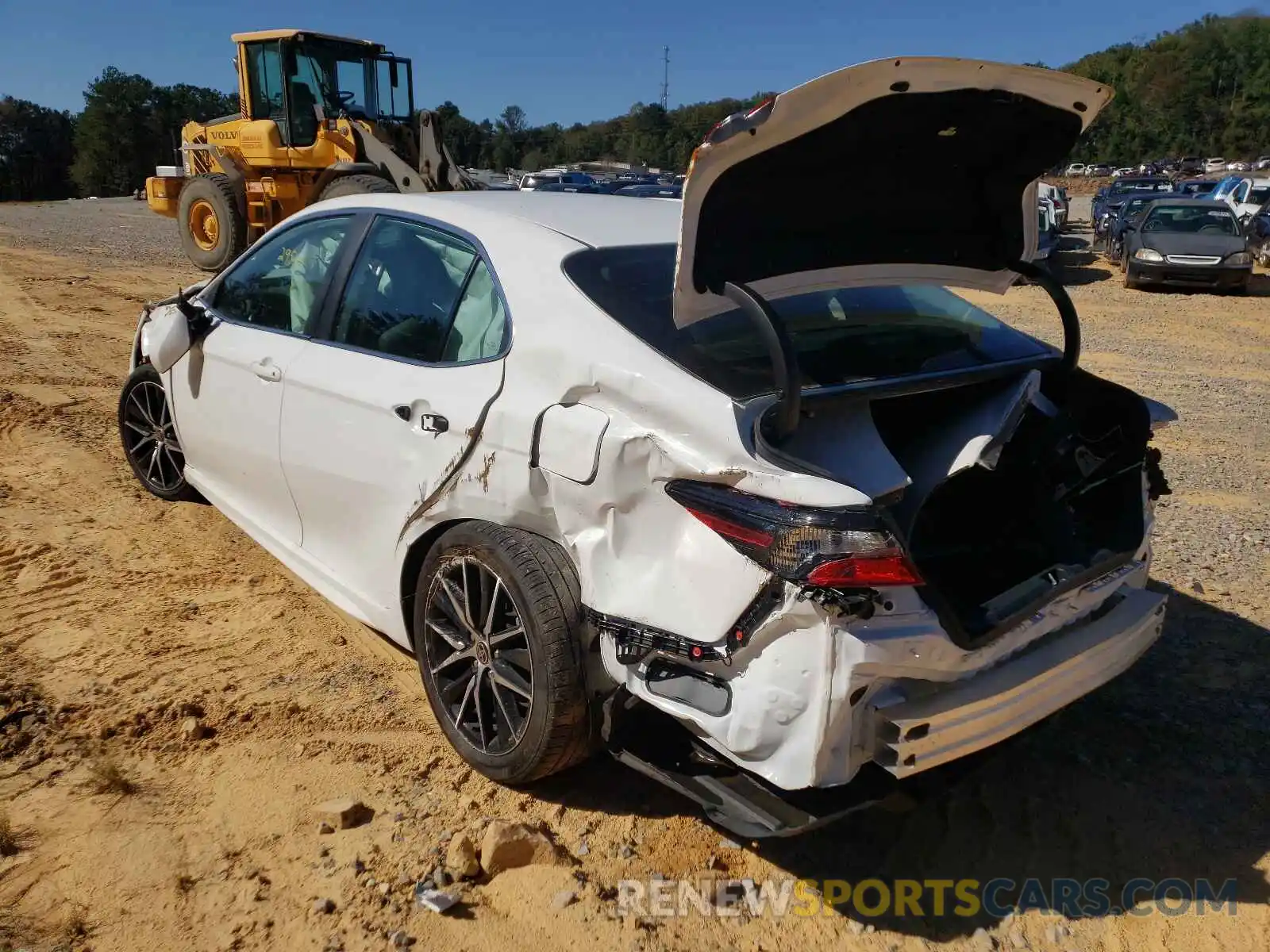 3 Photograph of a damaged car 4T1G11AK9MU516868 TOYOTA CAMRY 2021