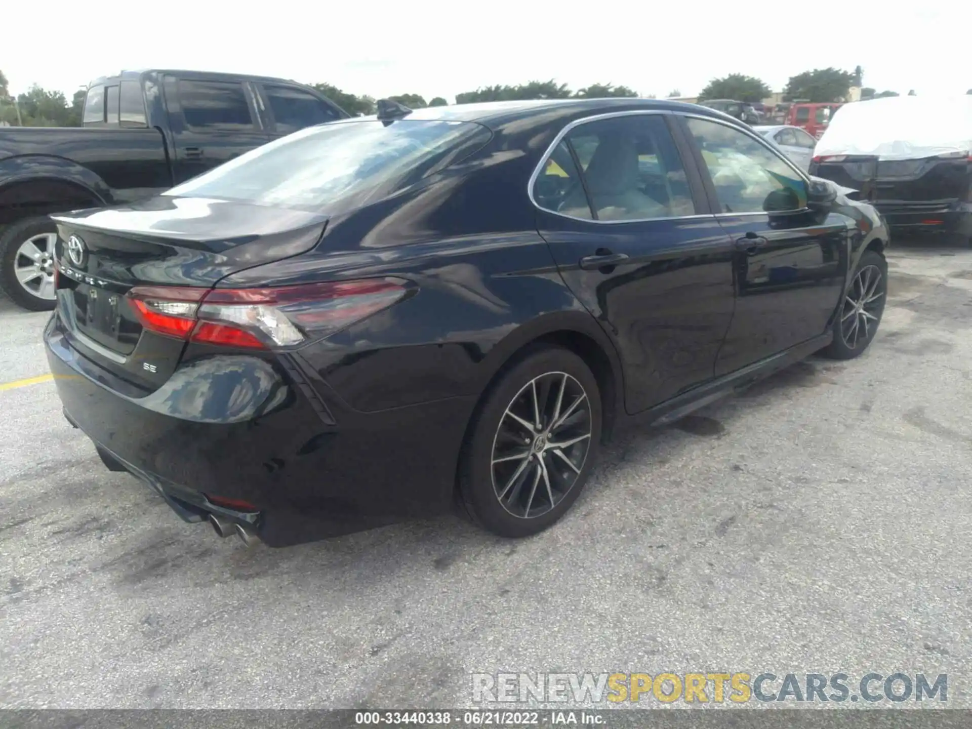 4 Photograph of a damaged car 4T1G11AK9MU516921 TOYOTA CAMRY 2021