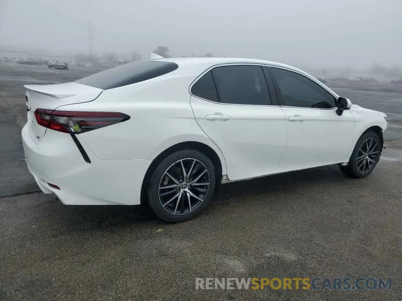 3 Photograph of a damaged car 4T1G11AK9MU521584 TOYOTA CAMRY 2021