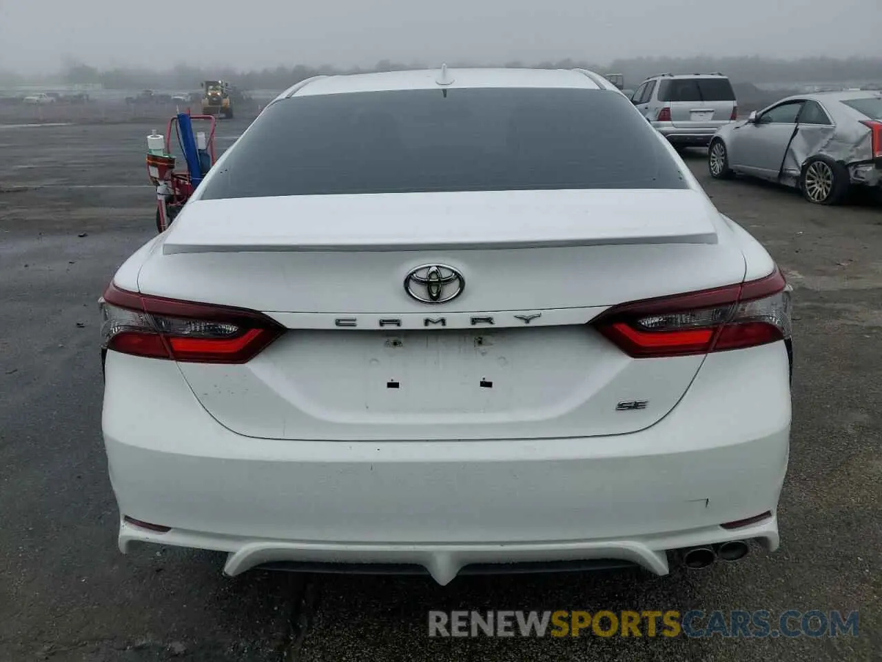 6 Photograph of a damaged car 4T1G11AK9MU521584 TOYOTA CAMRY 2021