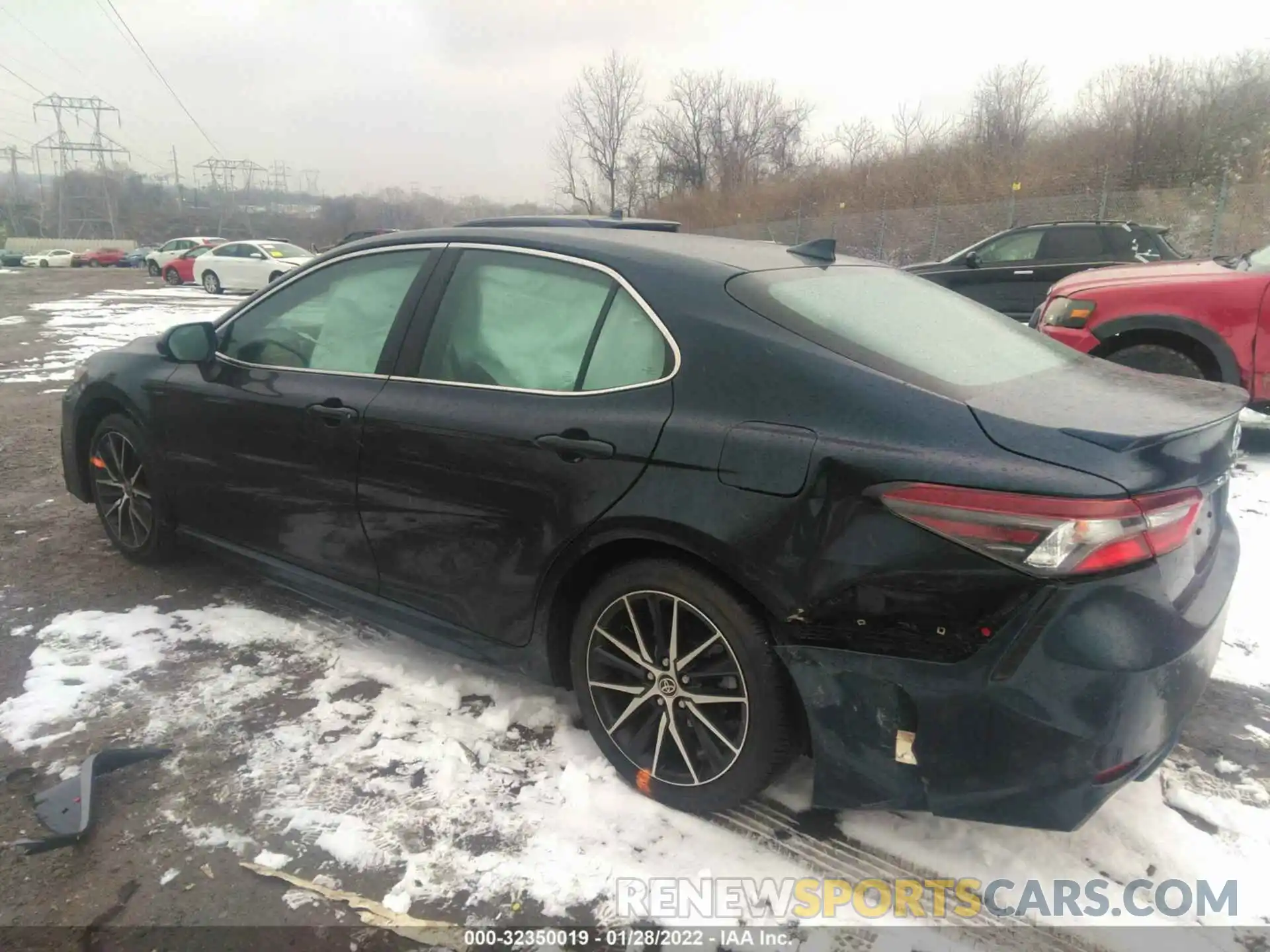 3 Photograph of a damaged car 4T1G11AK9MU524582 TOYOTA CAMRY 2021