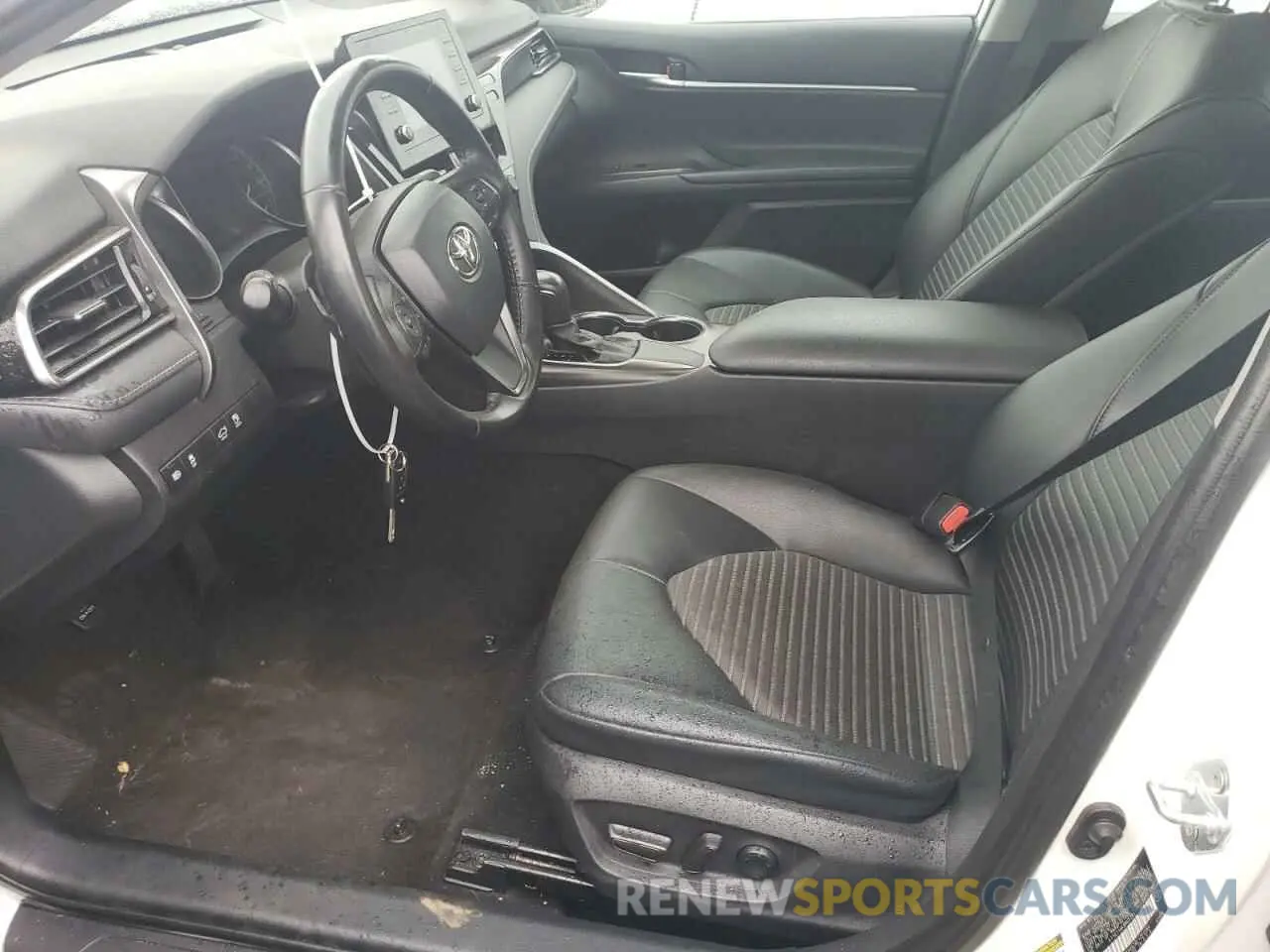 7 Photograph of a damaged car 4T1G11AK9MU536411 TOYOTA CAMRY 2021