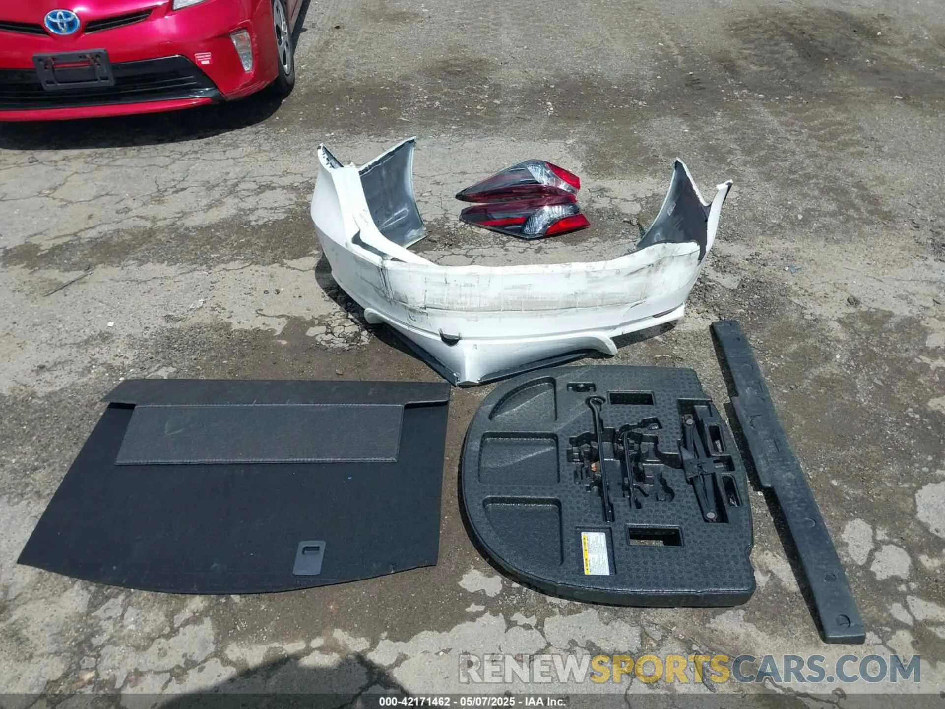 11 Photograph of a damaged car 4T1G11AK9MU553192 TOYOTA CAMRY 2021