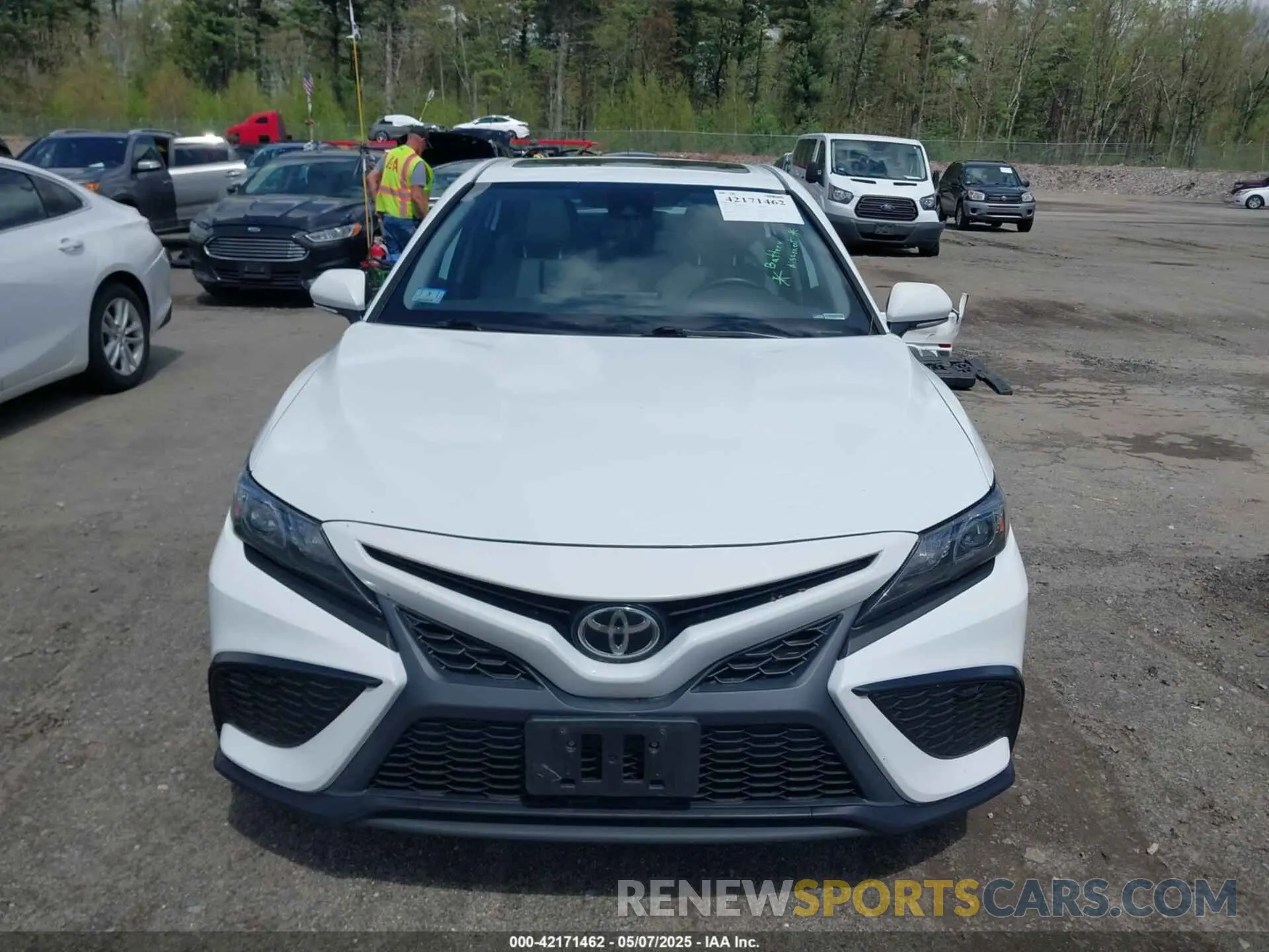 12 Photograph of a damaged car 4T1G11AK9MU553192 TOYOTA CAMRY 2021
