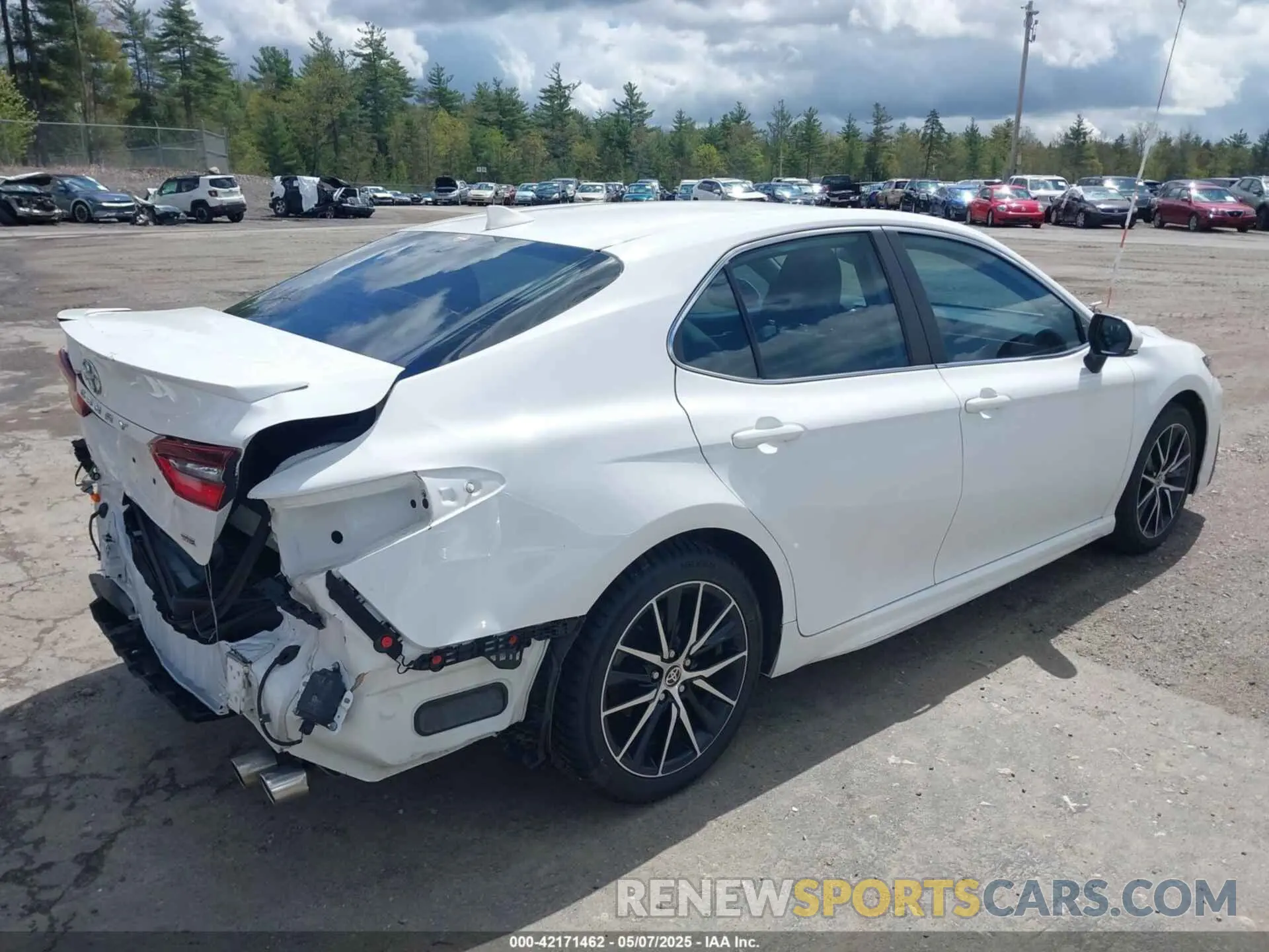4 Photograph of a damaged car 4T1G11AK9MU553192 TOYOTA CAMRY 2021