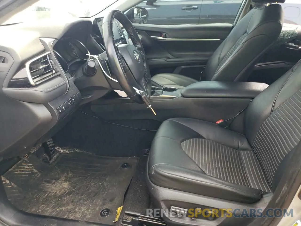 7 Photograph of a damaged car 4T1G11AK9MU554987 TOYOTA CAMRY 2021