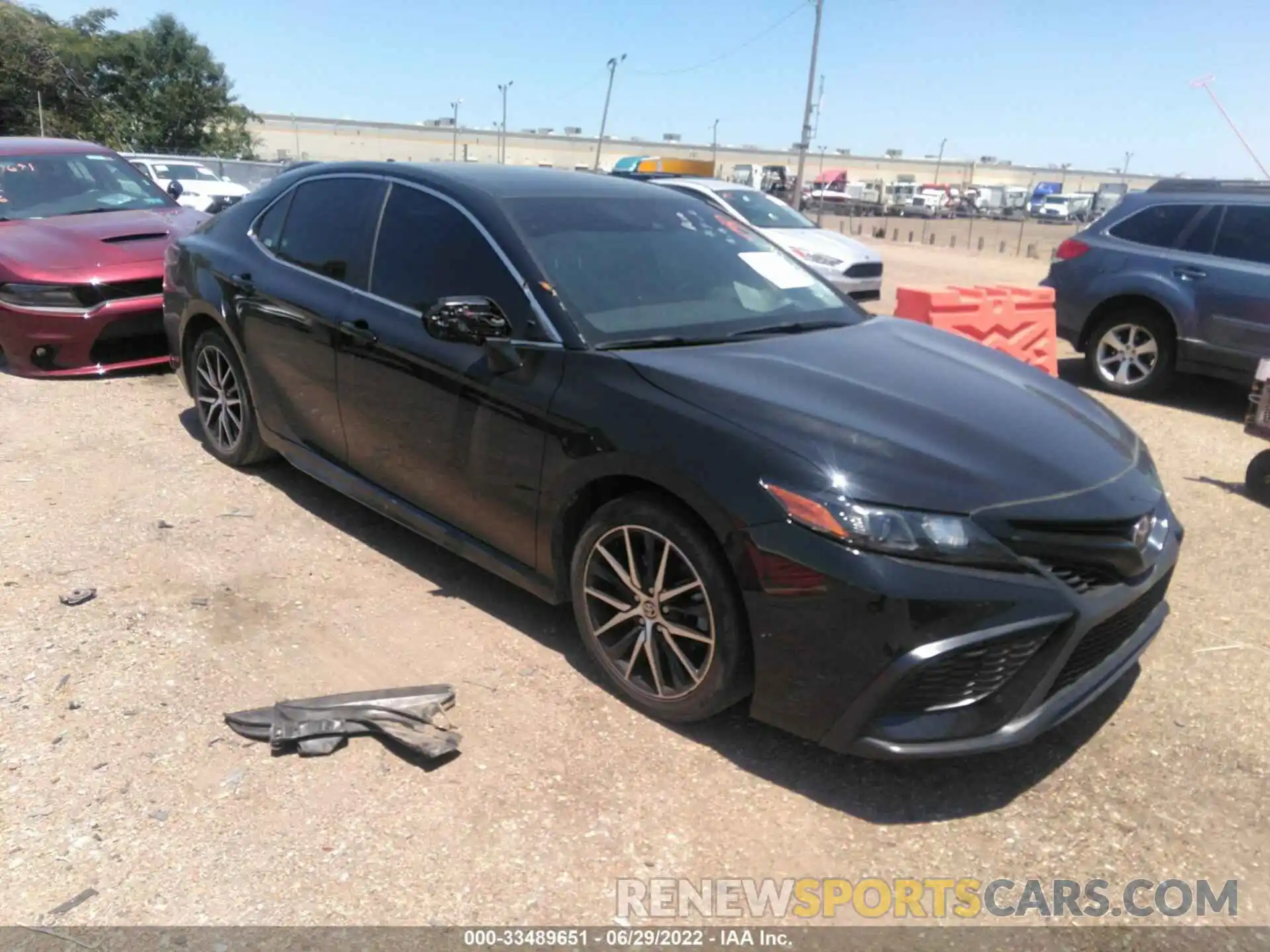 1 Photograph of a damaged car 4T1G11AK9MU555332 TOYOTA CAMRY 2021