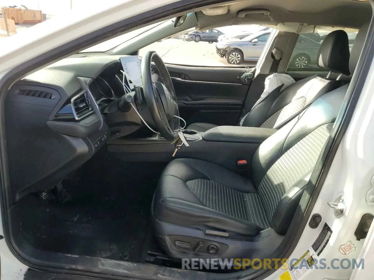 7 Photograph of a damaged car 4T1G11AK9MU558215 TOYOTA CAMRY 2021