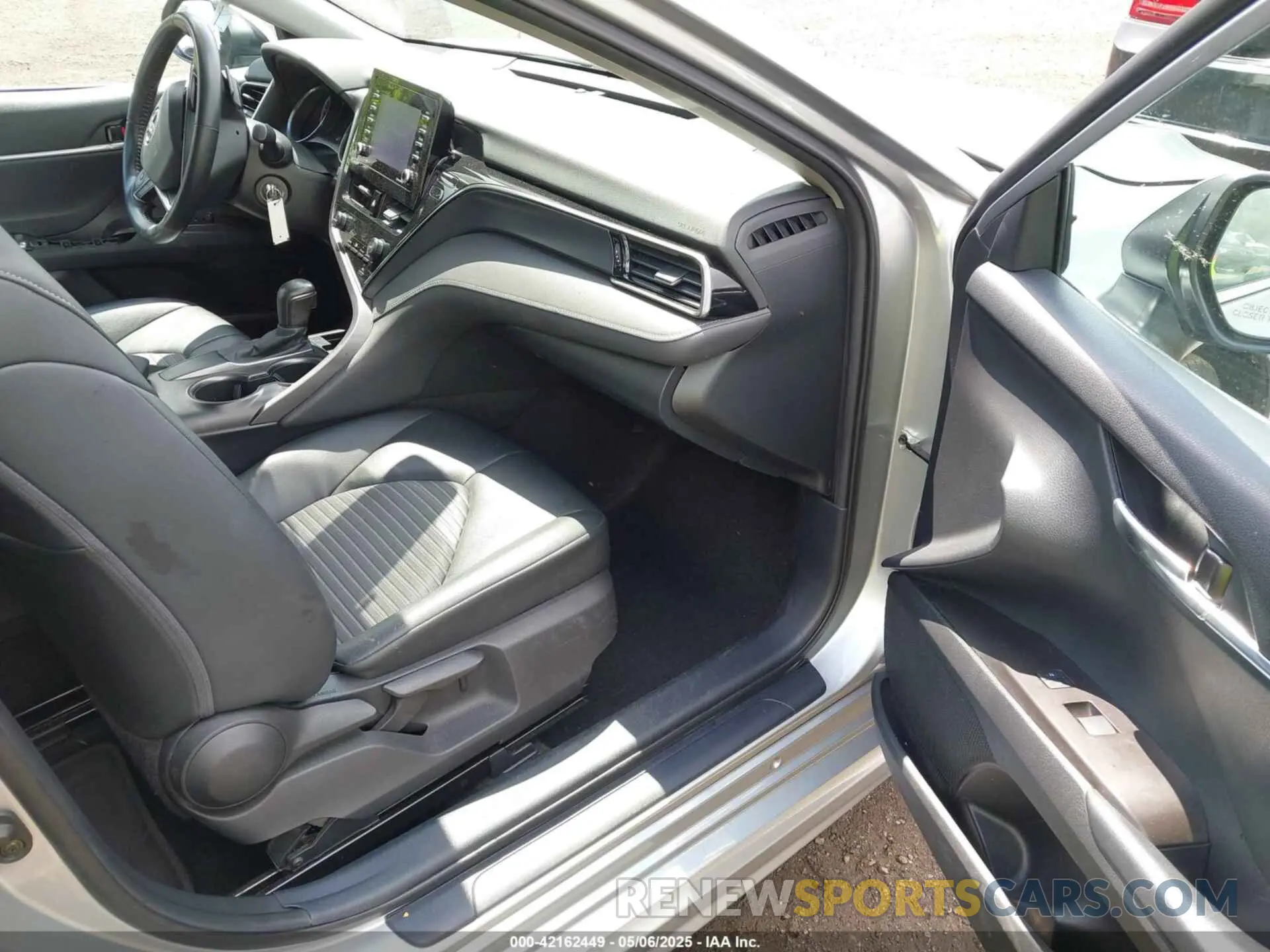 5 Photograph of a damaged car 4T1G11AK9MU566301 TOYOTA CAMRY 2021