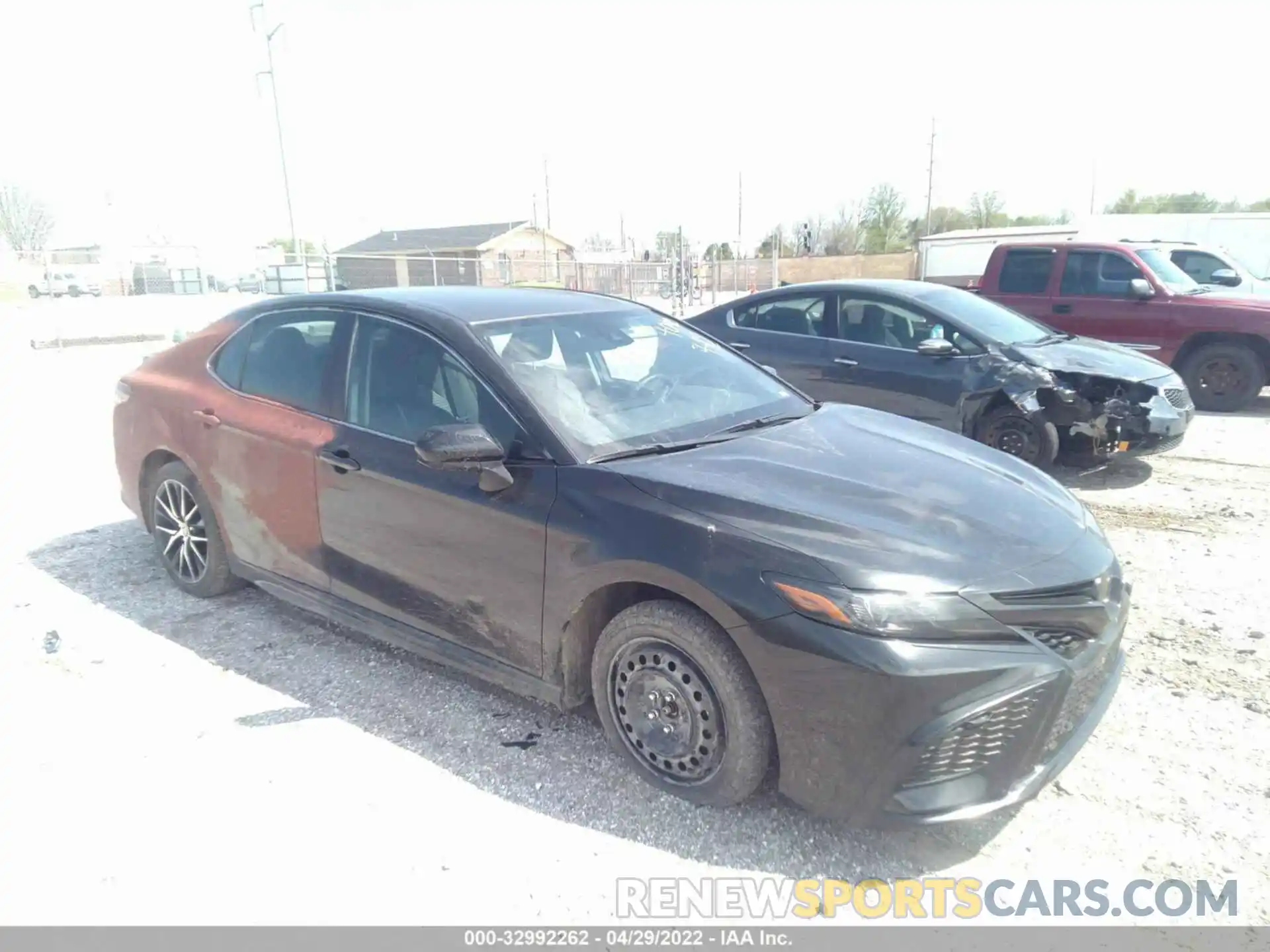 6 Photograph of a damaged car 4T1G11AK9MU584040 TOYOTA CAMRY 2021