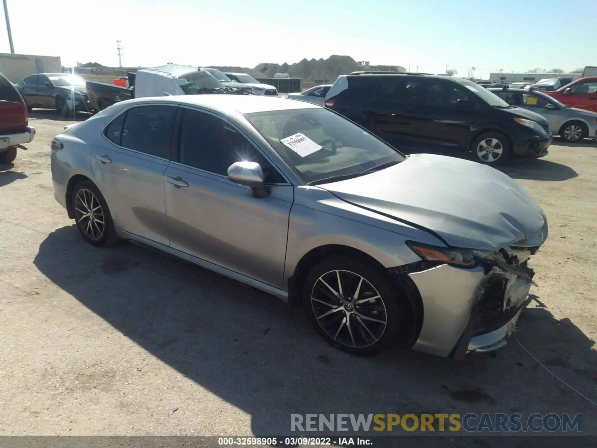 1 Photograph of a damaged car 4T1G11AK9MU595250 TOYOTA CAMRY 2021