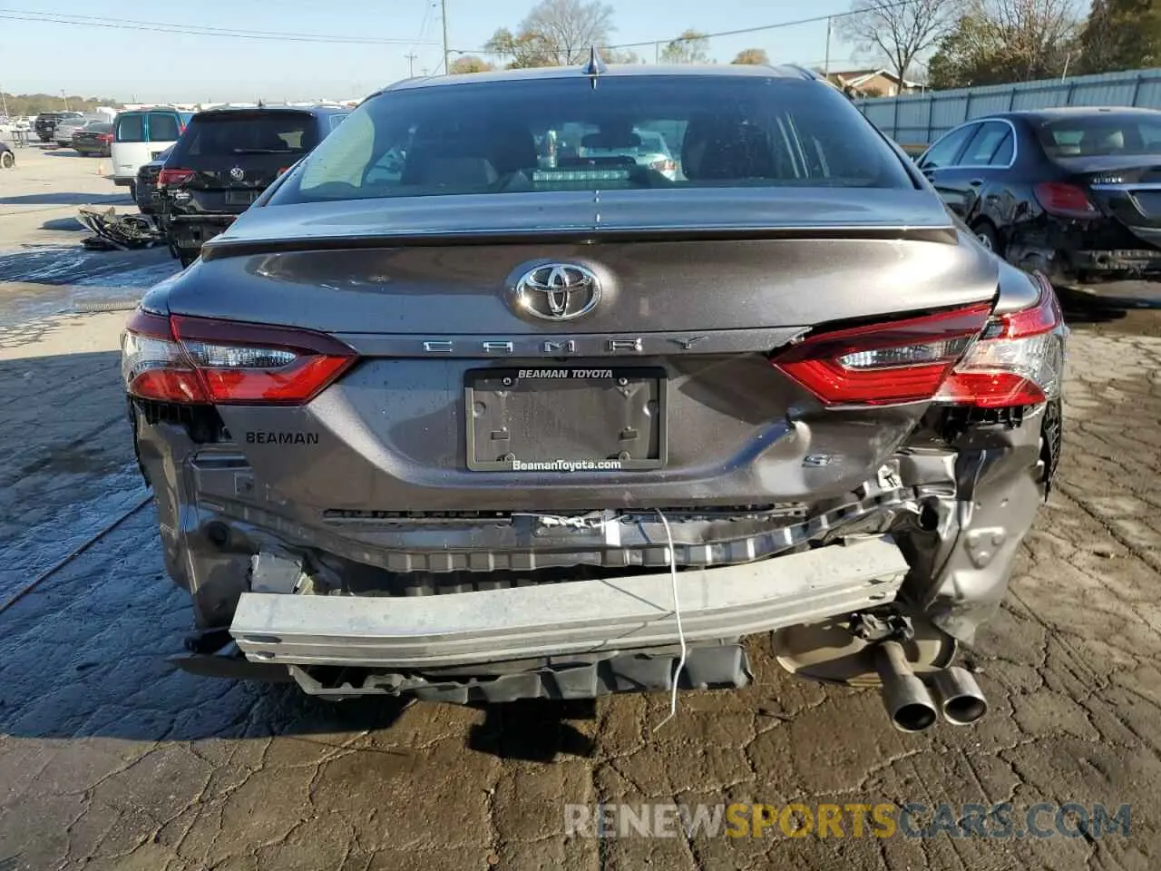 6 Photograph of a damaged car 4T1G11AK9MU610197 TOYOTA CAMRY 2021