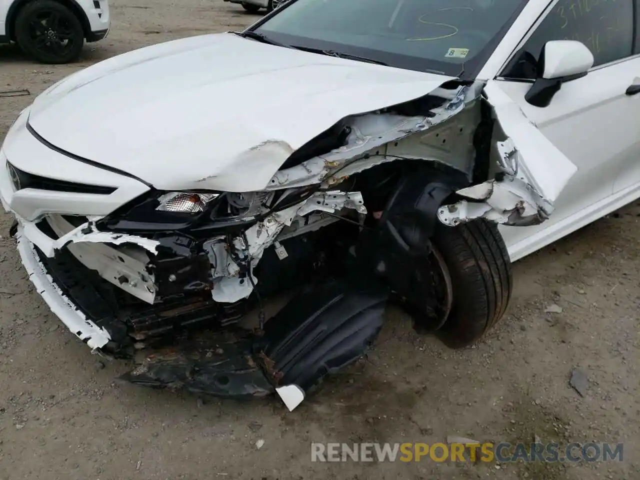 9 Photograph of a damaged car 4T1G11AK9MU613097 TOYOTA CAMRY 2021