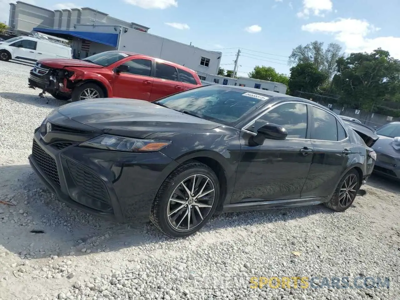 1 Photograph of a damaged car 4T1G11AK9MU617067 TOYOTA CAMRY 2021