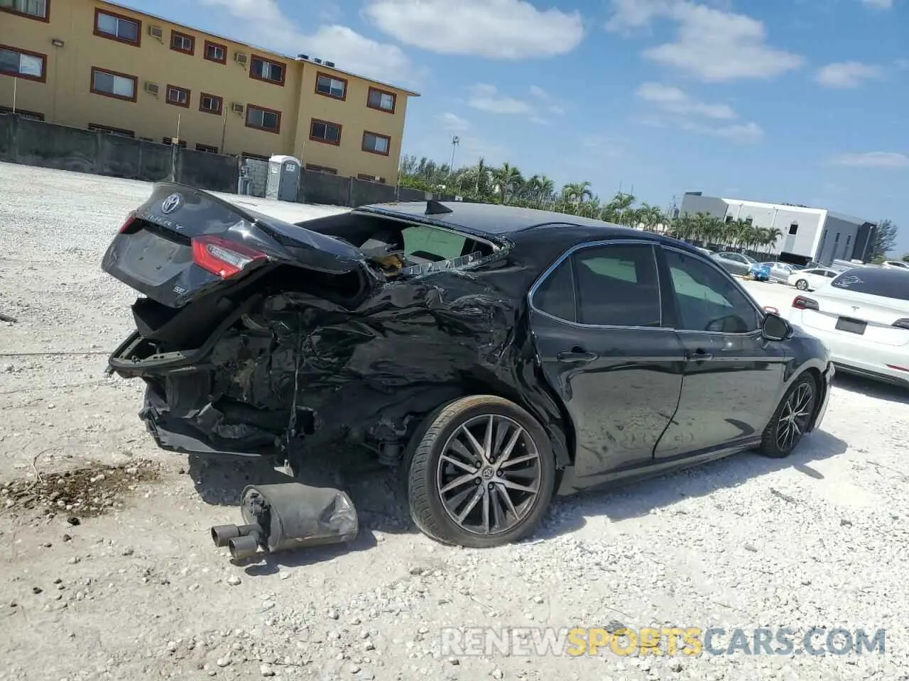 3 Photograph of a damaged car 4T1G11AK9MU617067 TOYOTA CAMRY 2021