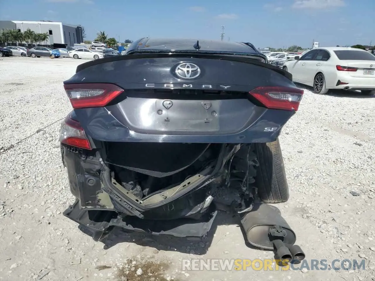 6 Photograph of a damaged car 4T1G11AK9MU617067 TOYOTA CAMRY 2021