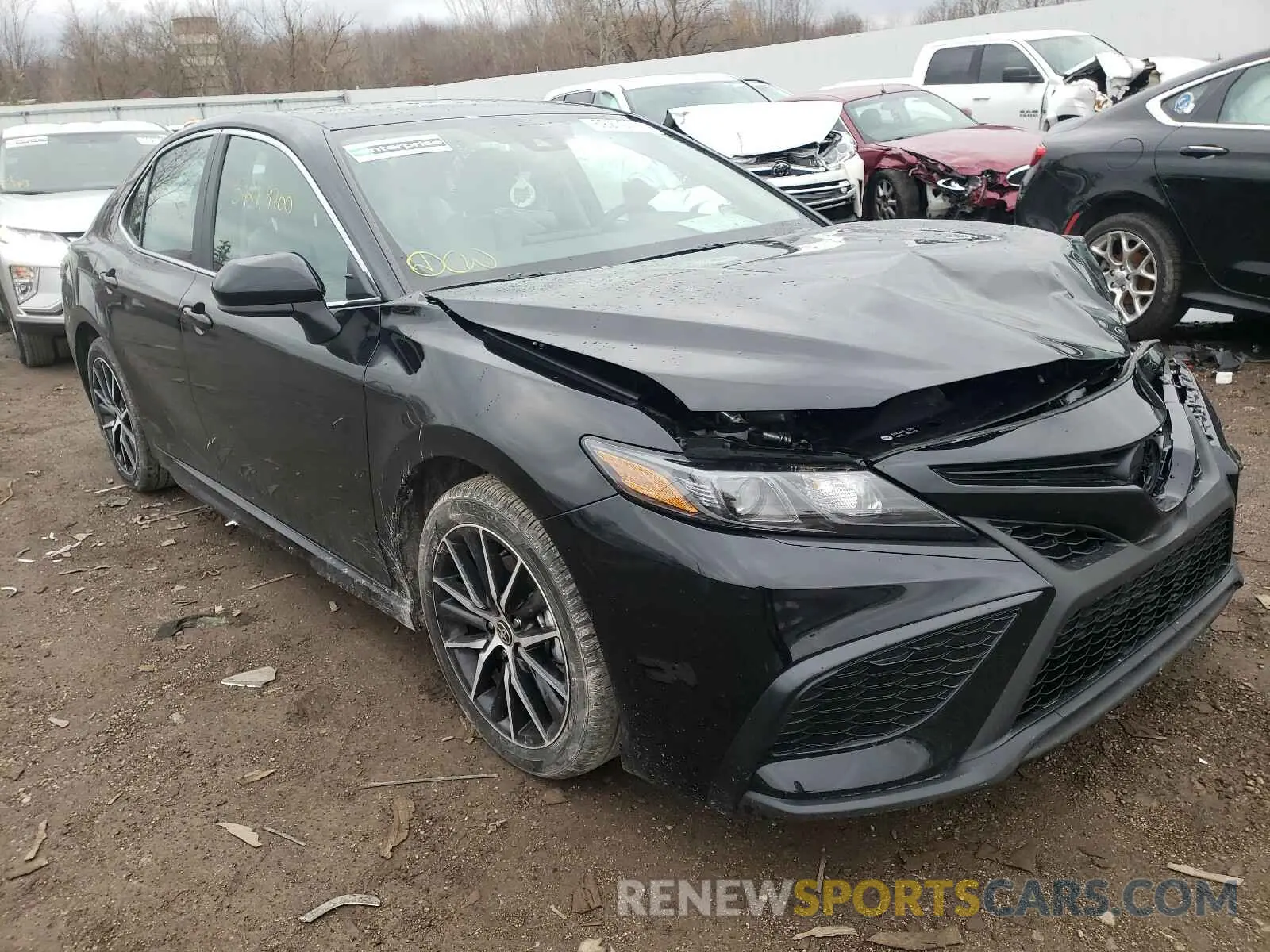1 Photograph of a damaged car 4T1G11AKXMU404757 TOYOTA CAMRY 2021