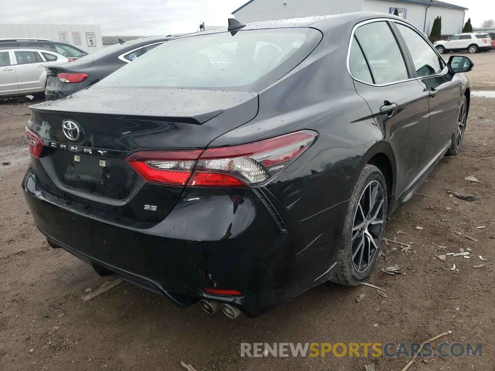 4 Photograph of a damaged car 4T1G11AKXMU404757 TOYOTA CAMRY 2021
