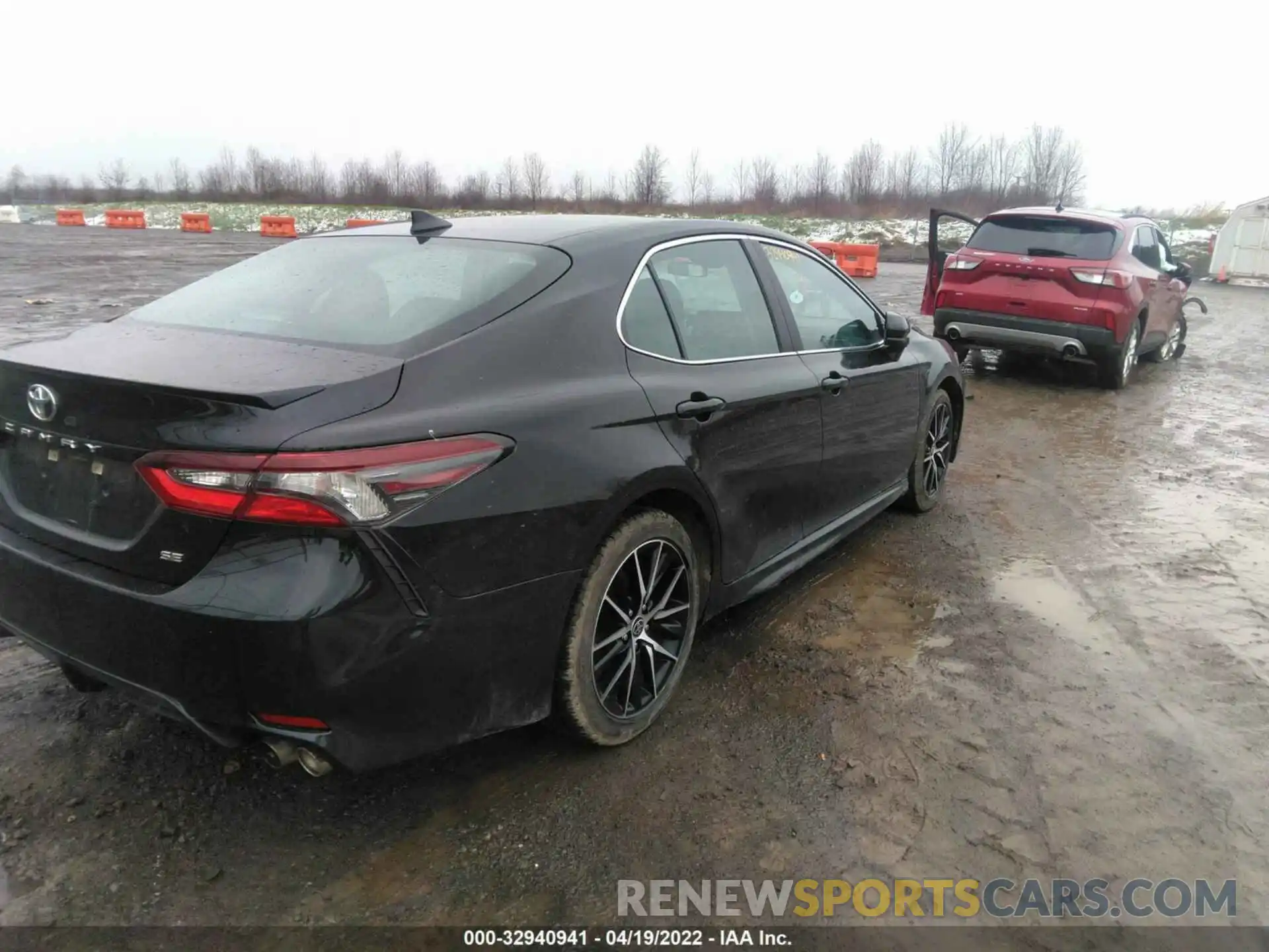 4 Photograph of a damaged car 4T1G11AKXMU407853 TOYOTA CAMRY 2021