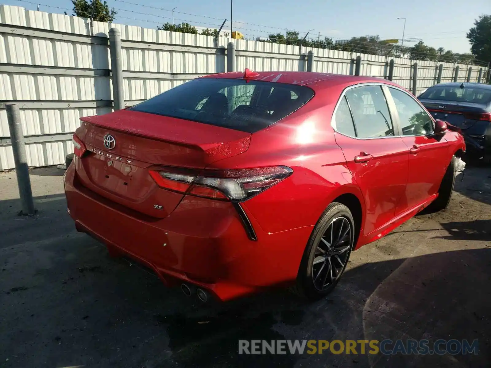 4 Photograph of a damaged car 4T1G11AKXMU410591 TOYOTA CAMRY 2021