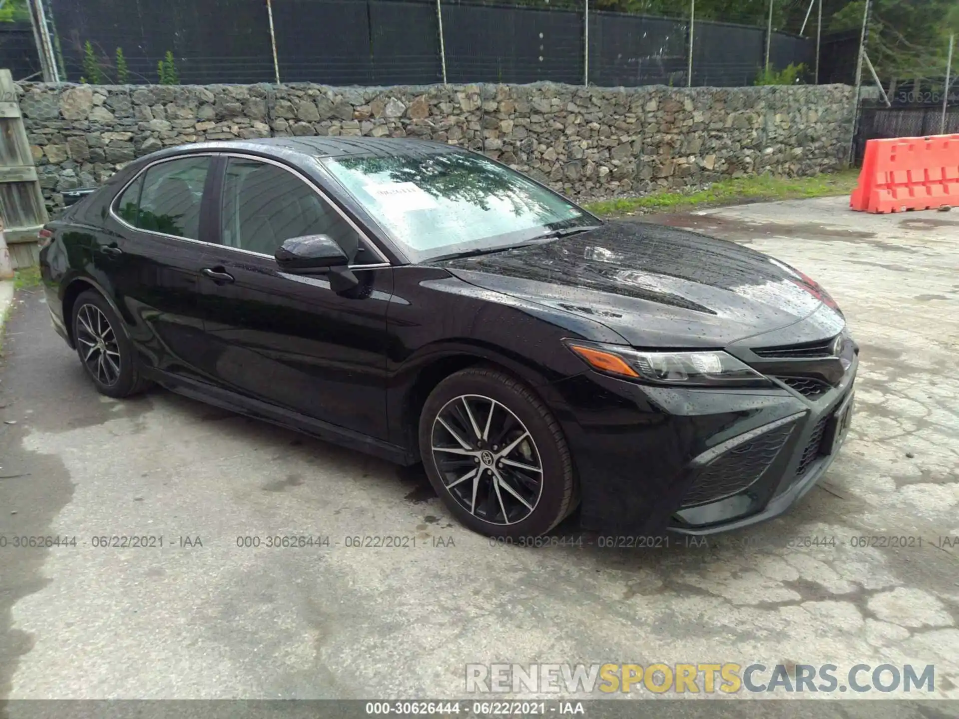 1 Photograph of a damaged car 4T1G11AKXMU410722 TOYOTA CAMRY 2021