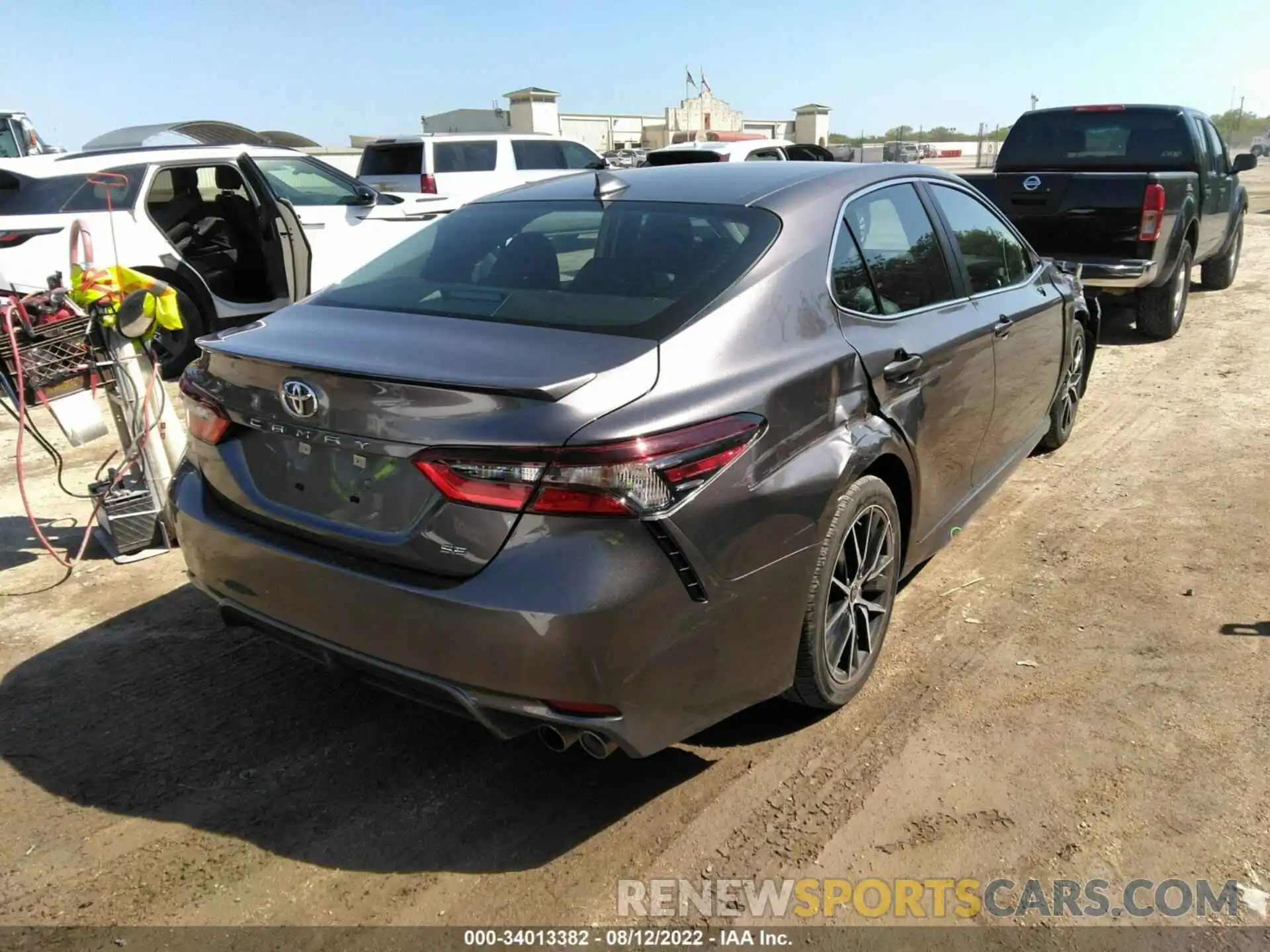 4 Photograph of a damaged car 4T1G11AKXMU411465 TOYOTA CAMRY 2021