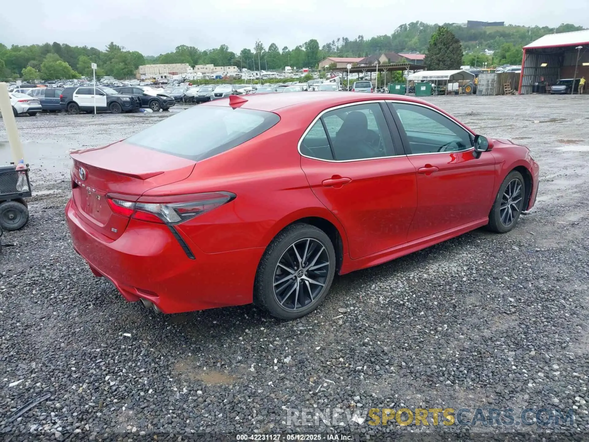 4 Photograph of a damaged car 4T1G11AKXMU414625 TOYOTA CAMRY 2021