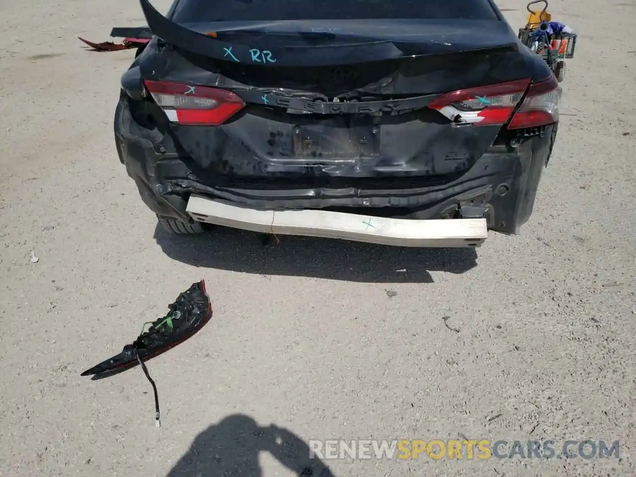 9 Photograph of a damaged car 4T1G11AKXMU420389 TOYOTA CAMRY 2021