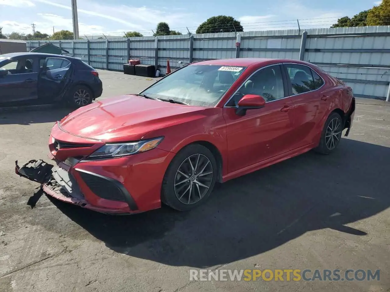 1 Photograph of a damaged car 4T1G11AKXMU427567 TOYOTA CAMRY 2021