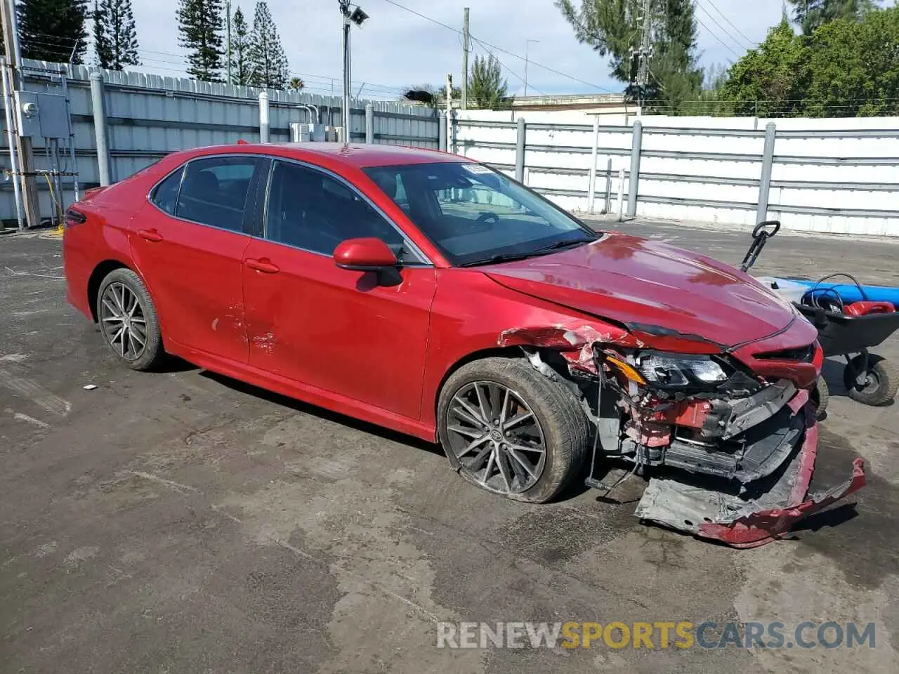 4 Photograph of a damaged car 4T1G11AKXMU427567 TOYOTA CAMRY 2021