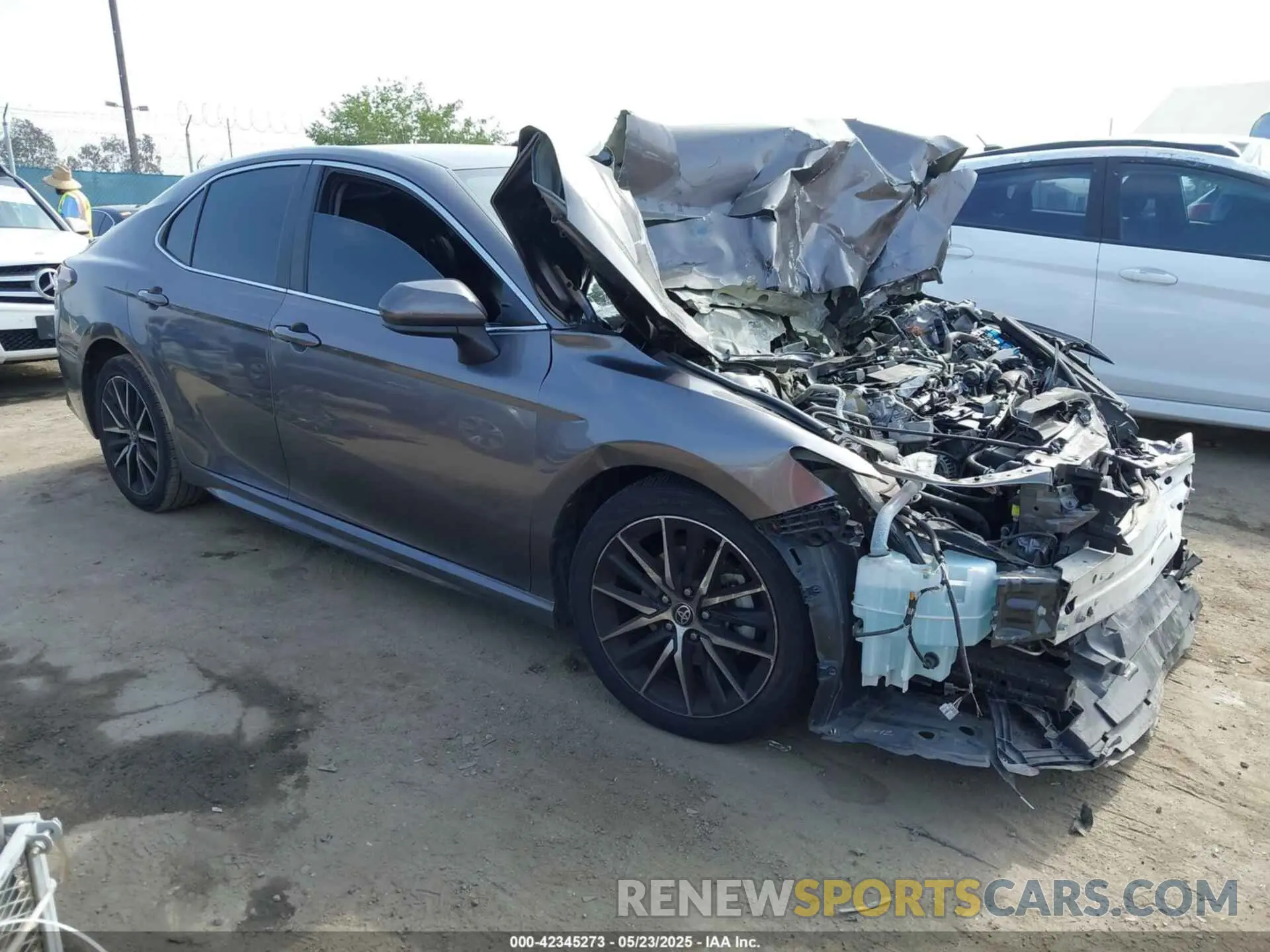 1 Photograph of a damaged car 4T1G11AKXMU442232 TOYOTA CAMRY 2021