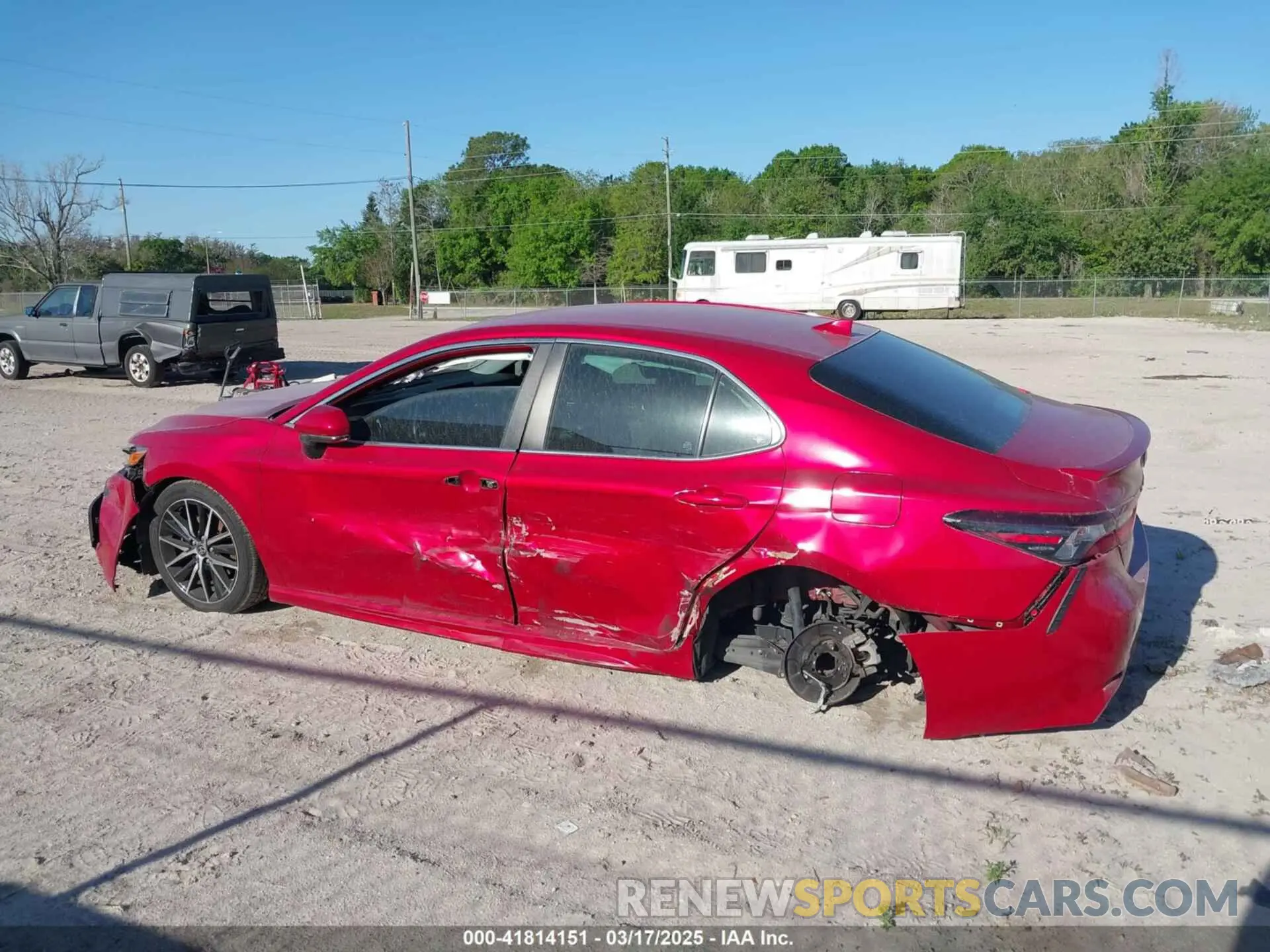 6 Photograph of a damaged car 4T1G11AKXMU443669 TOYOTA CAMRY 2021