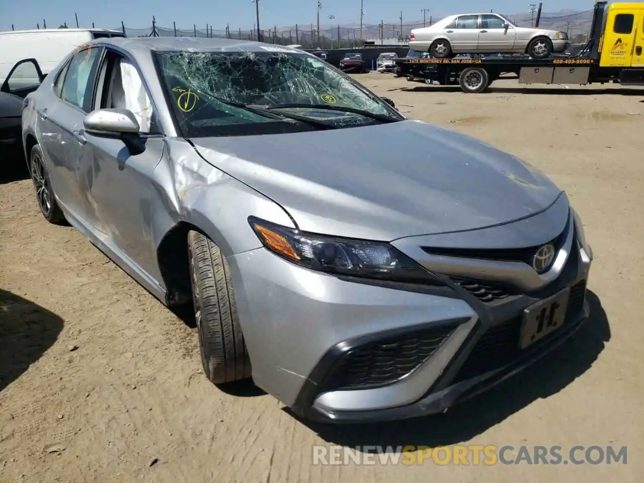 1 Photograph of a damaged car 4T1G11AKXMU472606 TOYOTA CAMRY 2021