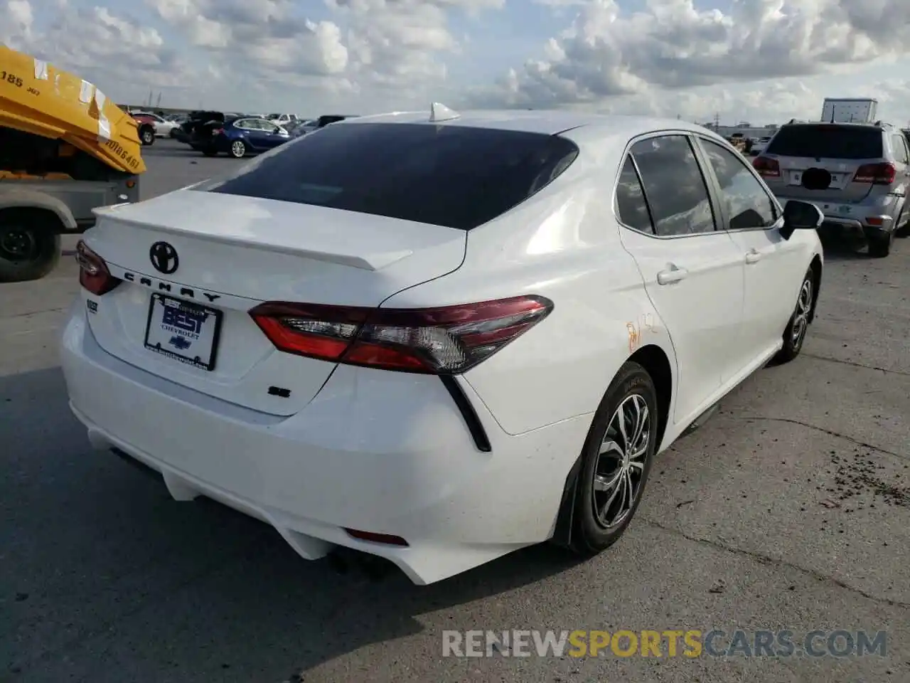 4 Photograph of a damaged car 4T1G11AKXMU486182 TOYOTA CAMRY 2021