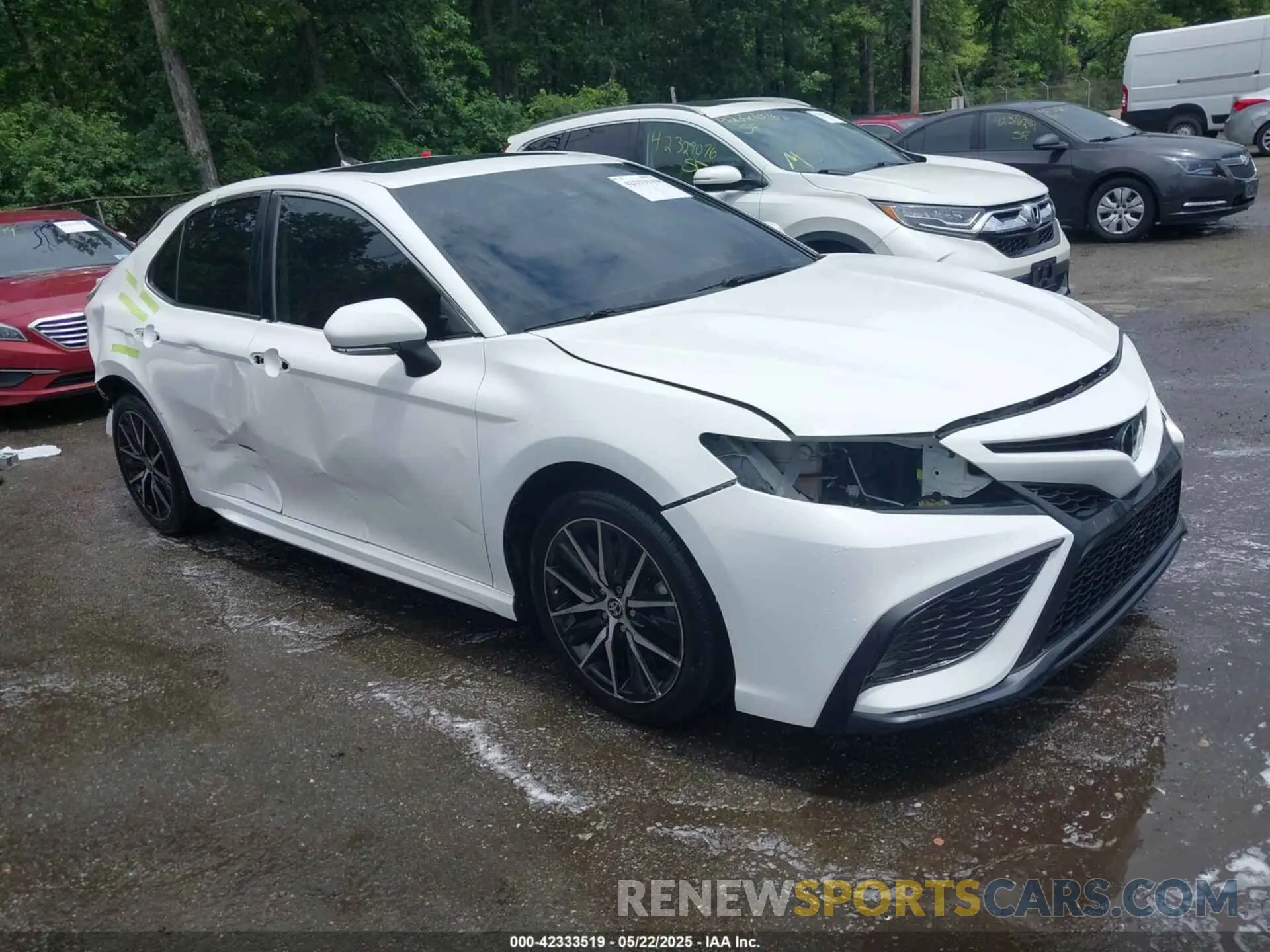 1 Photograph of a damaged car 4T1G11AKXMU497165 TOYOTA CAMRY 2021