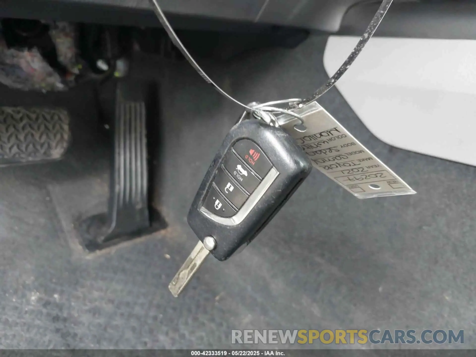 11 Photograph of a damaged car 4T1G11AKXMU497165 TOYOTA CAMRY 2021
