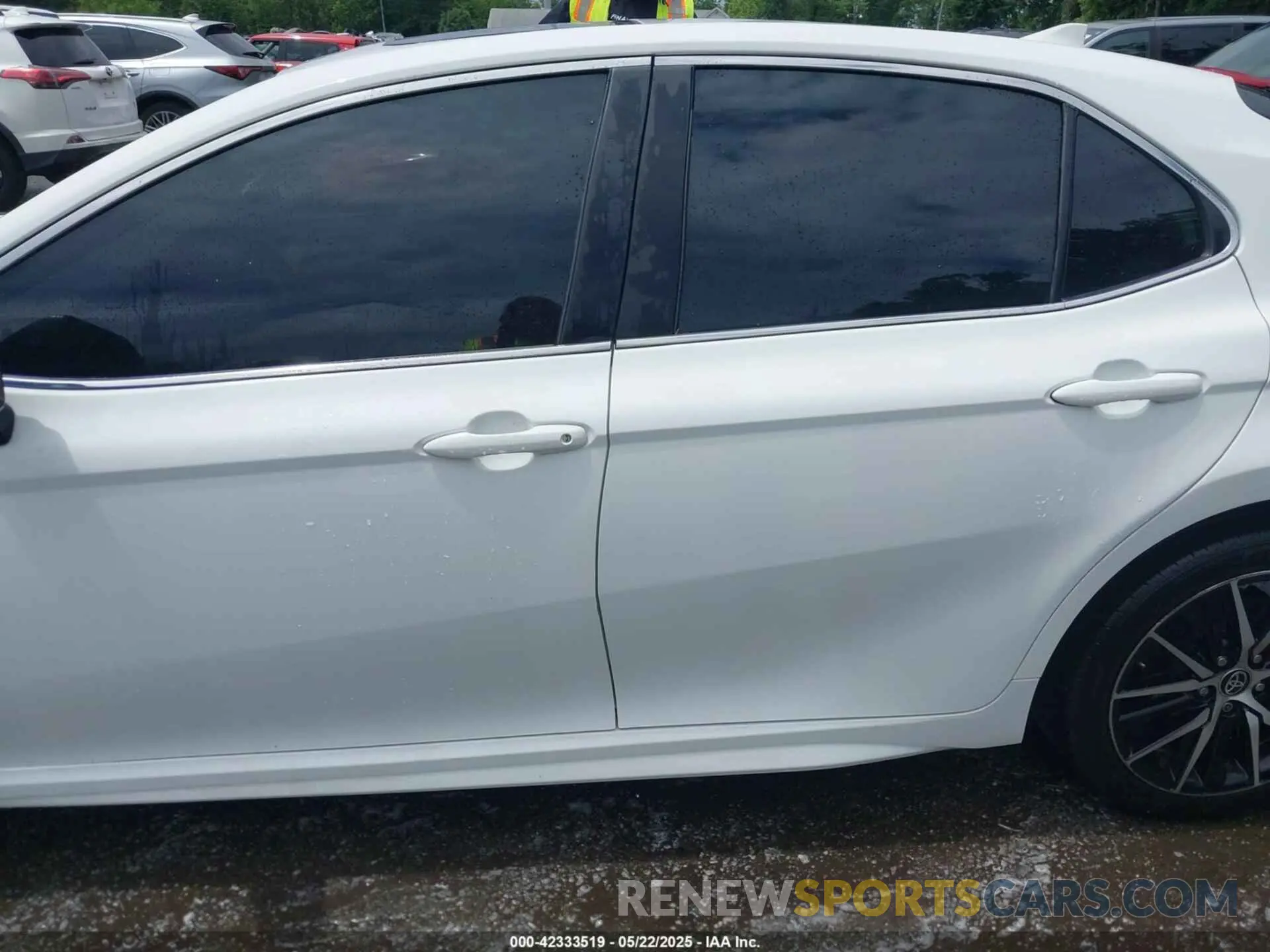 15 Photograph of a damaged car 4T1G11AKXMU497165 TOYOTA CAMRY 2021