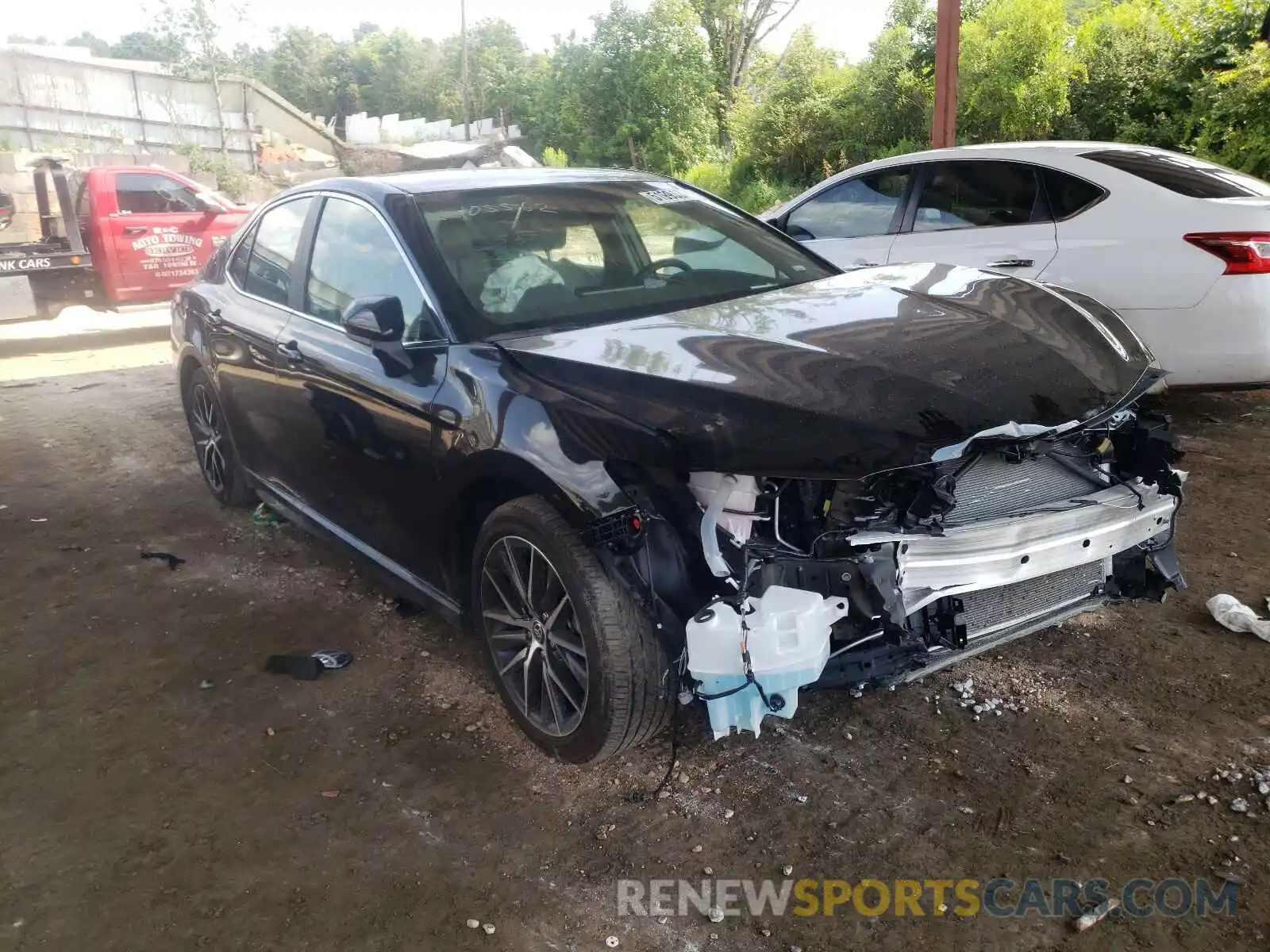 1 Photograph of a damaged car 4T1G11AKXMU517737 TOYOTA CAMRY 2021