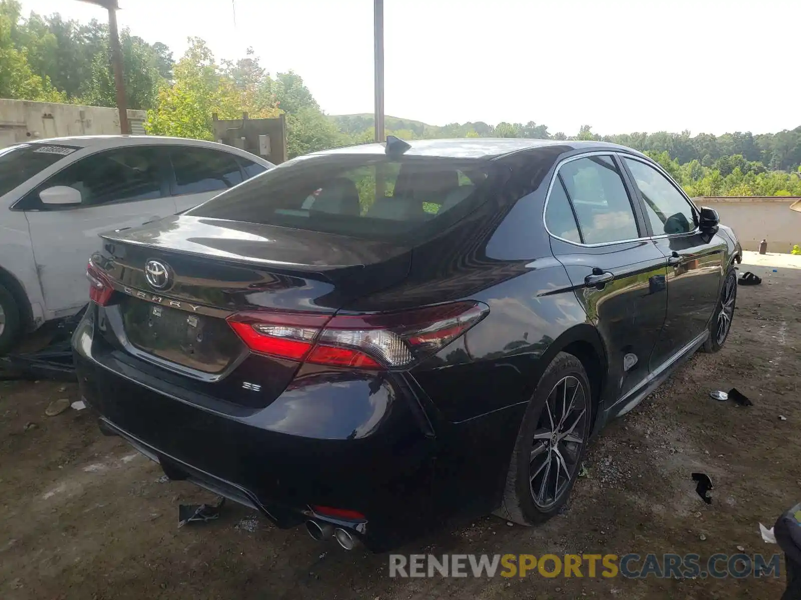 4 Photograph of a damaged car 4T1G11AKXMU517737 TOYOTA CAMRY 2021