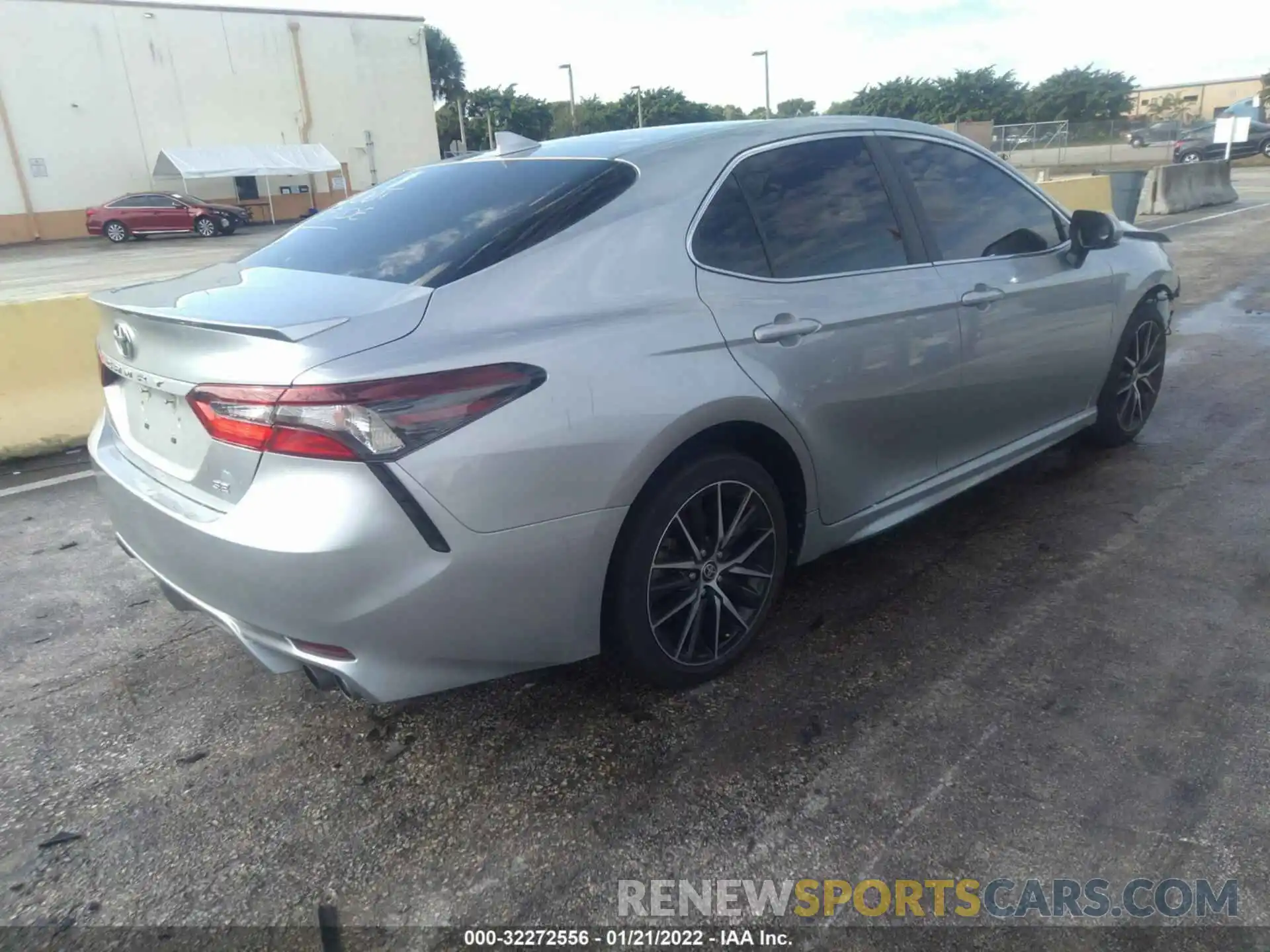 4 Photograph of a damaged car 4T1G11AKXMU524994 TOYOTA CAMRY 2021