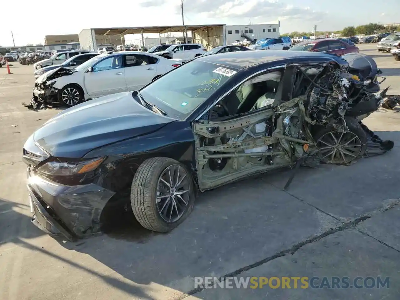 1 Photograph of a damaged car 4T1G11AKXMU529211 TOYOTA CAMRY 2021