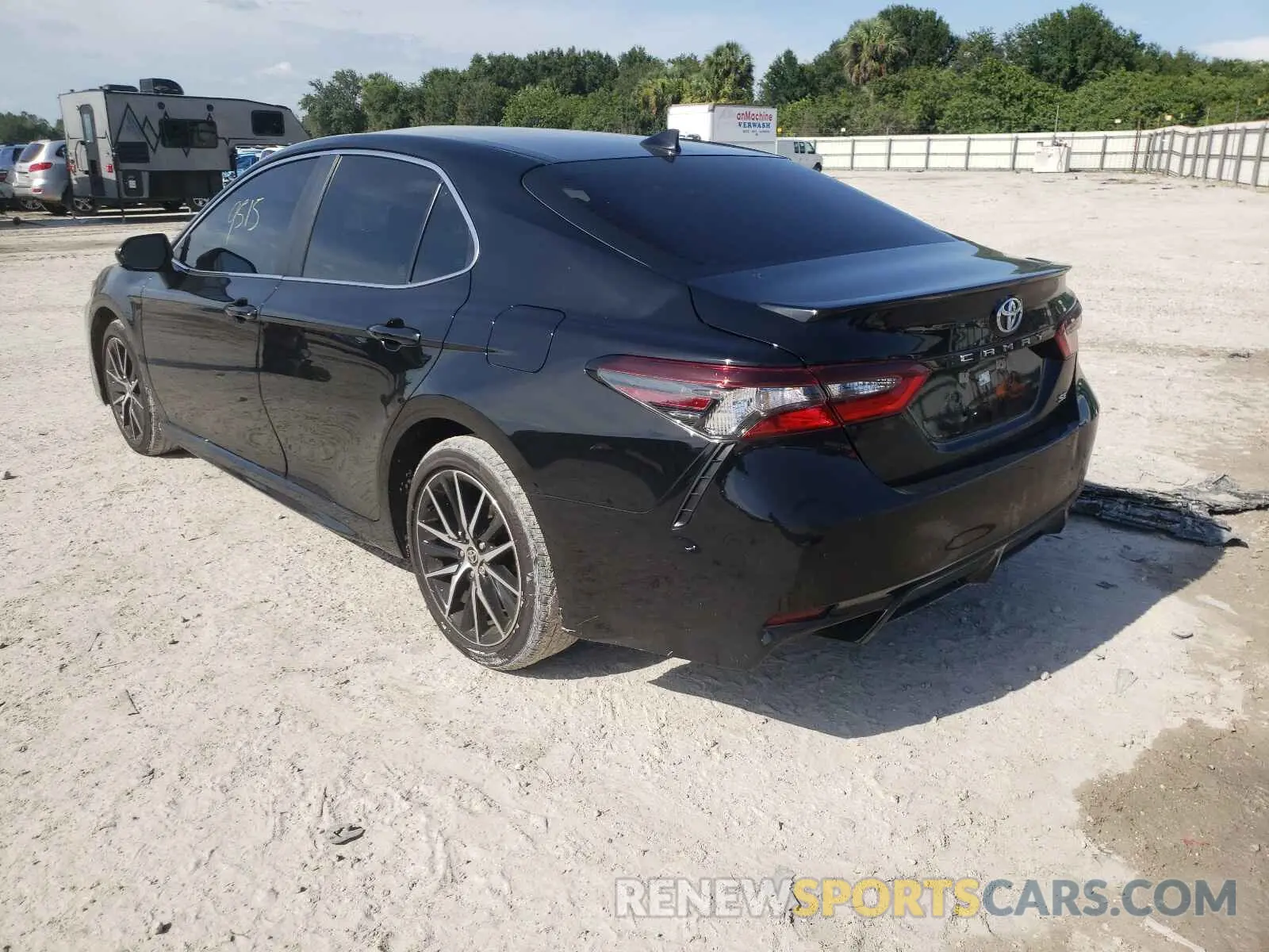 3 Photograph of a damaged car 4T1G11AKXMU530262 TOYOTA CAMRY 2021