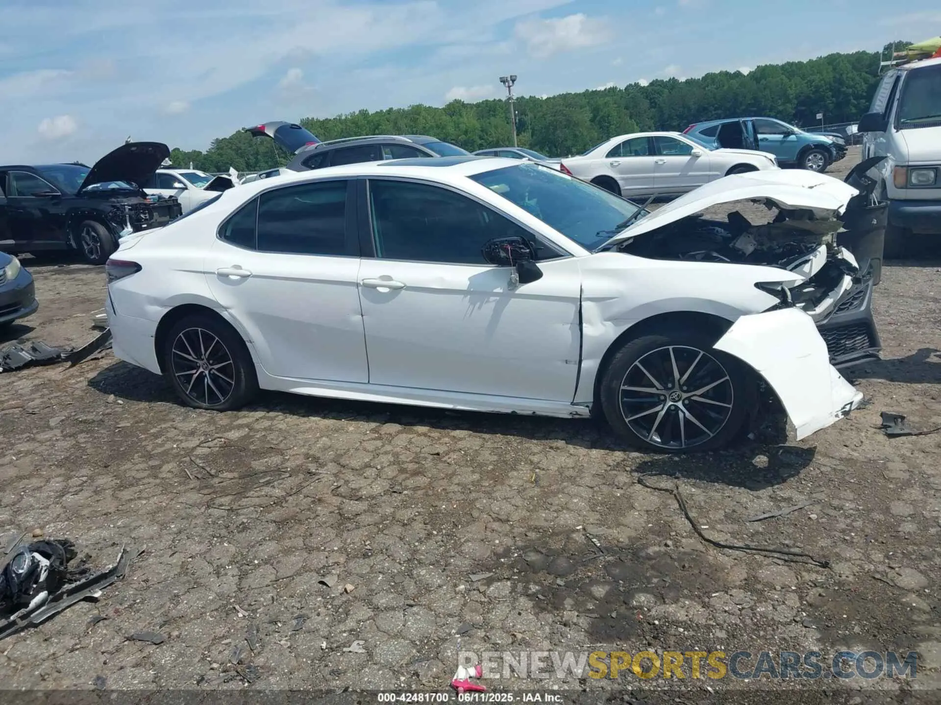 13 Photograph of a damaged car 4T1G11AKXMU551323 TOYOTA CAMRY 2021